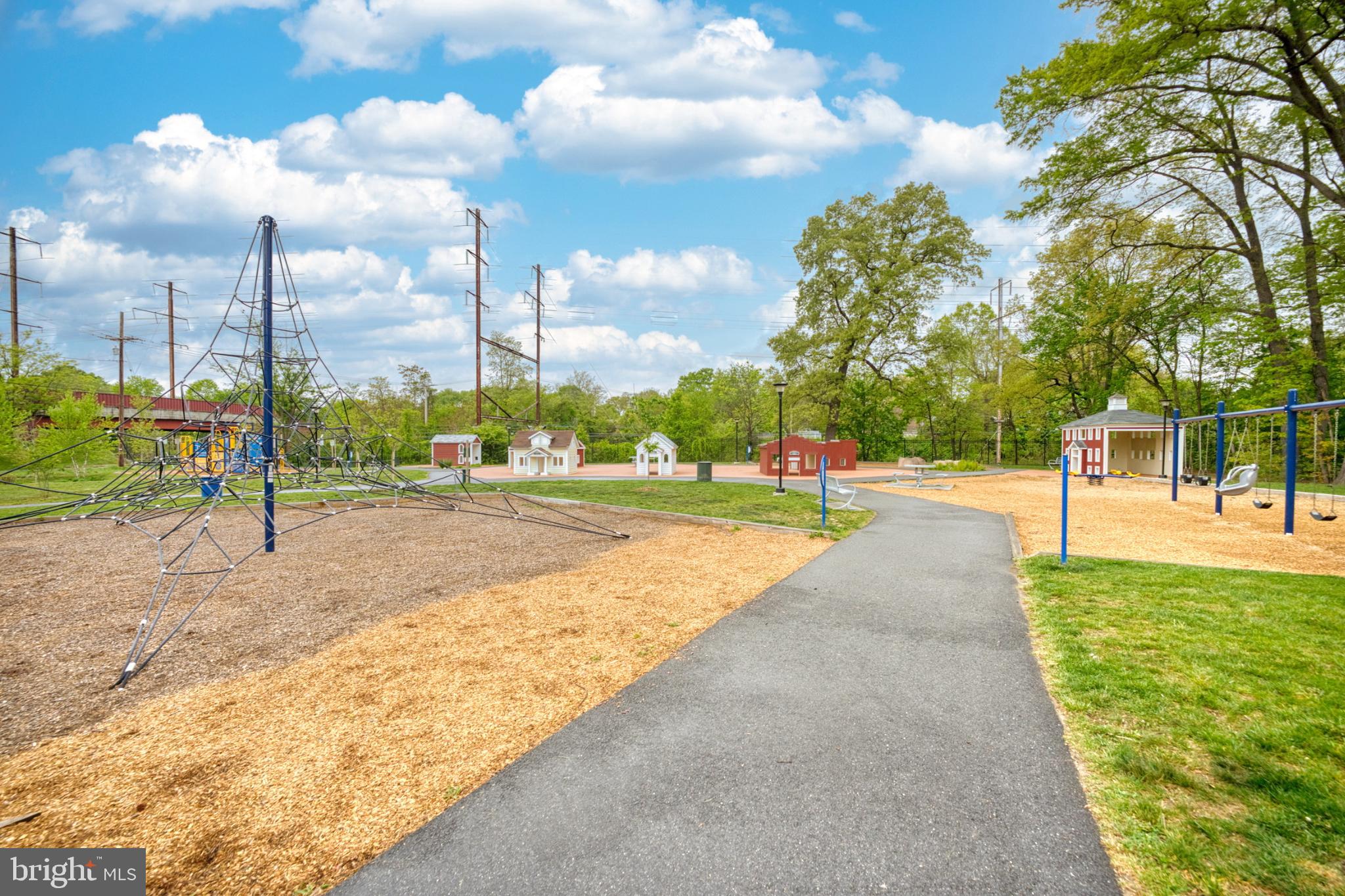 Real estate listing preview #28