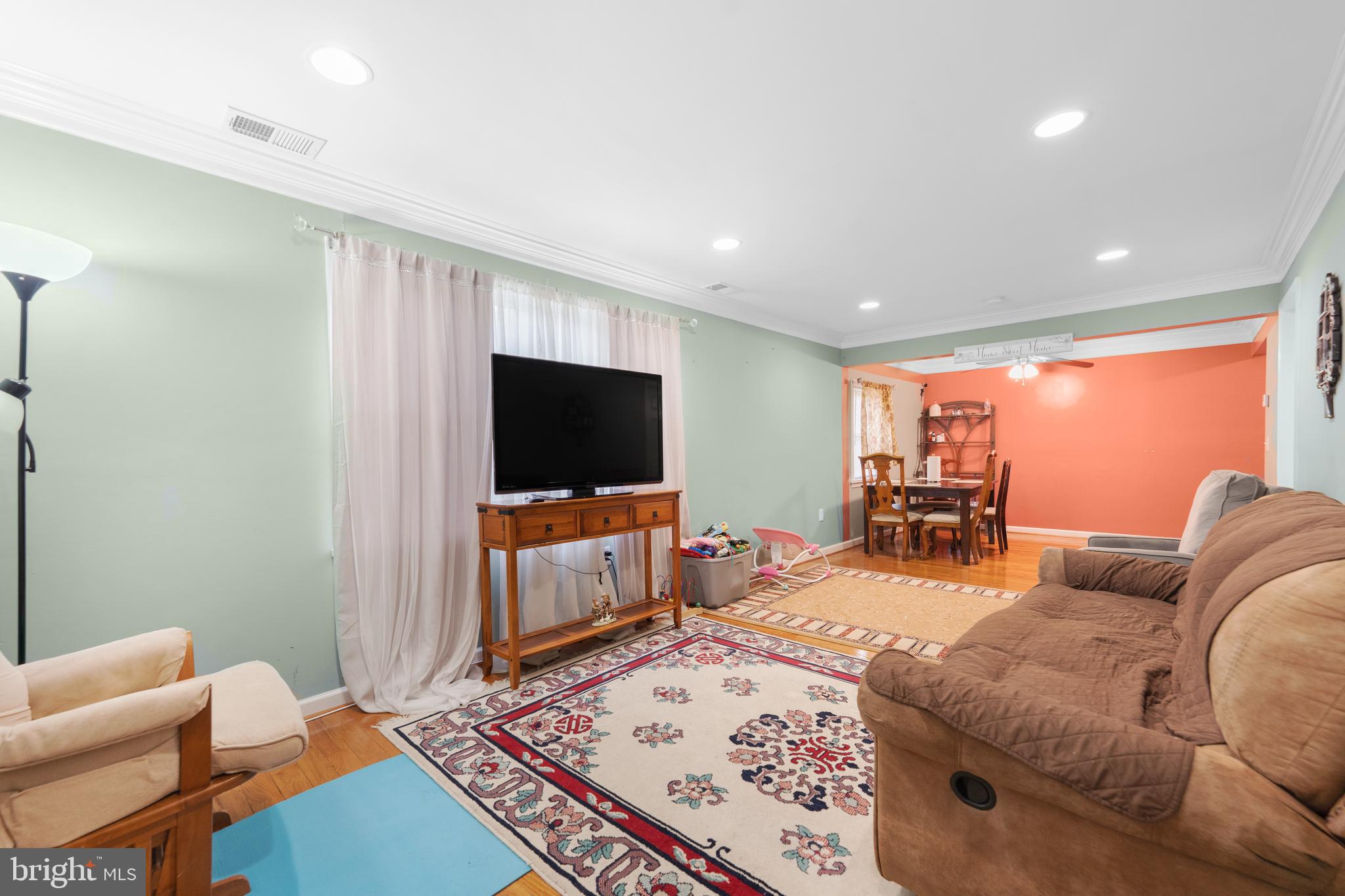 Real estate listing preview #11