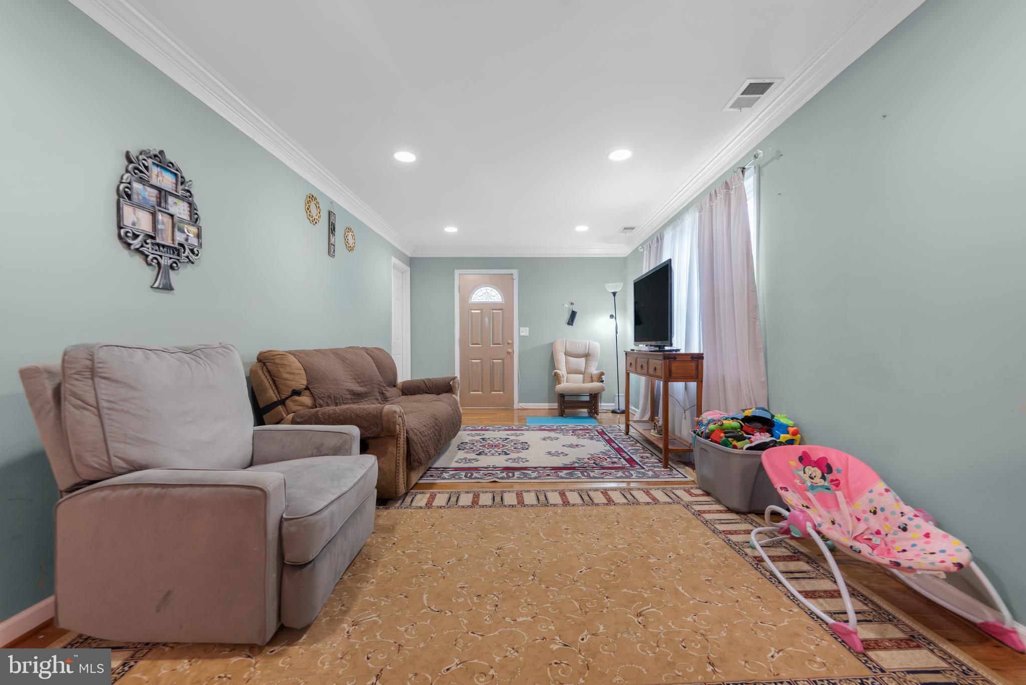 Real estate listing preview #14