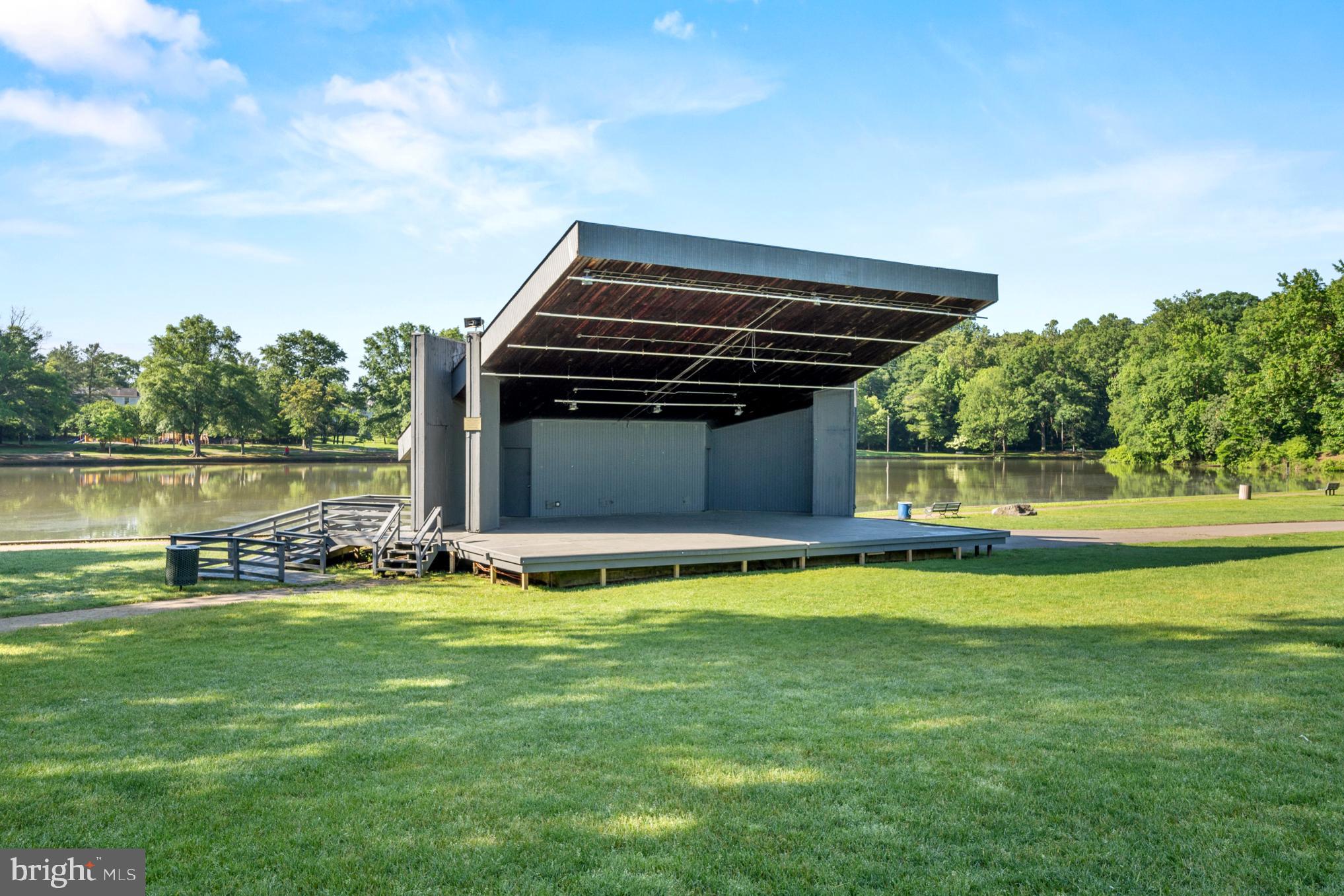 Real estate listing preview #35