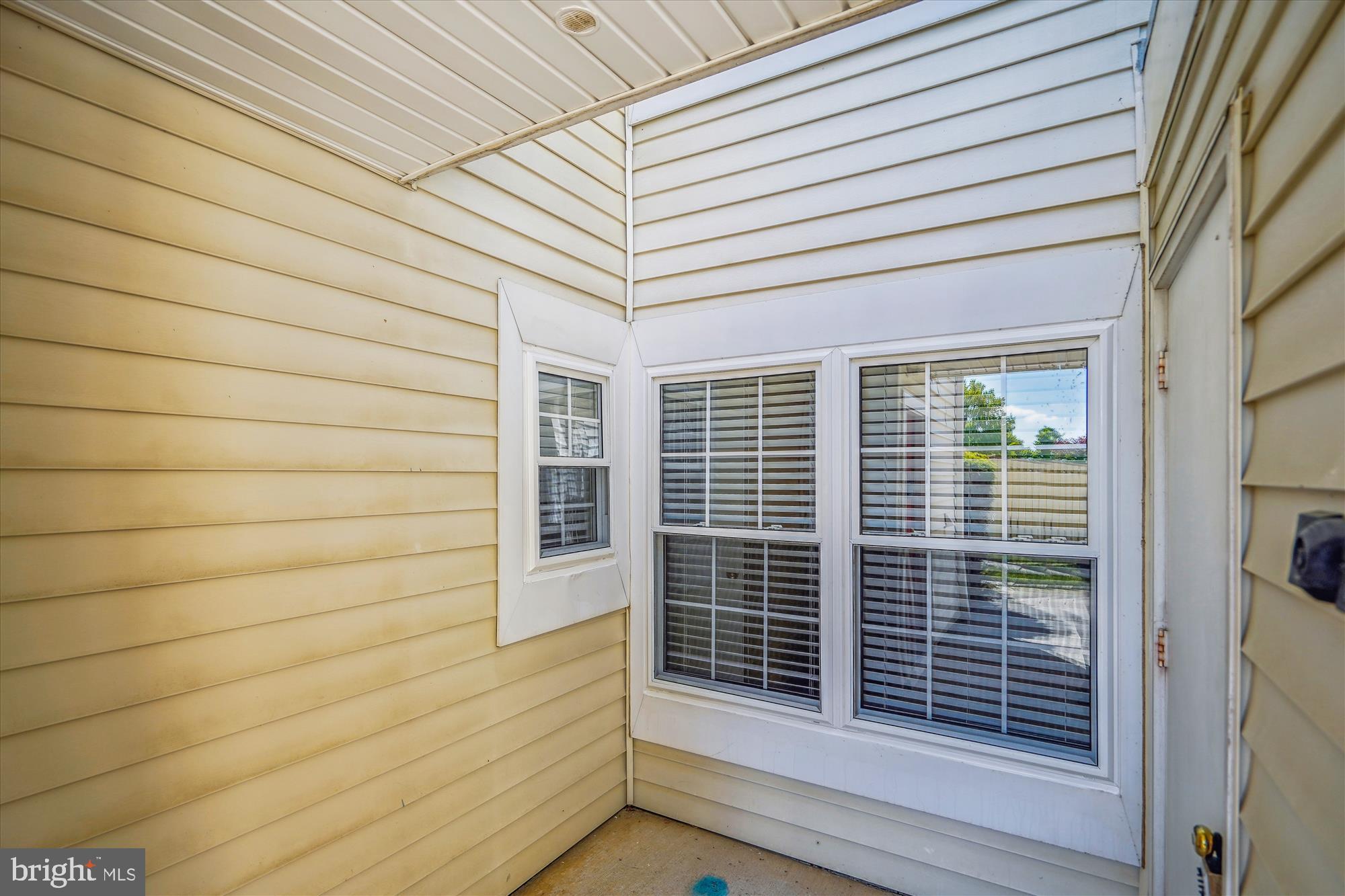 Real estate listing preview #16