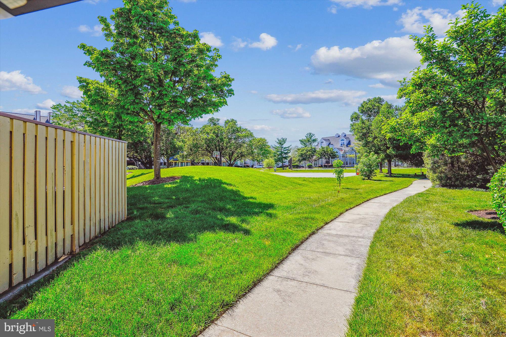 Real estate listing preview #3