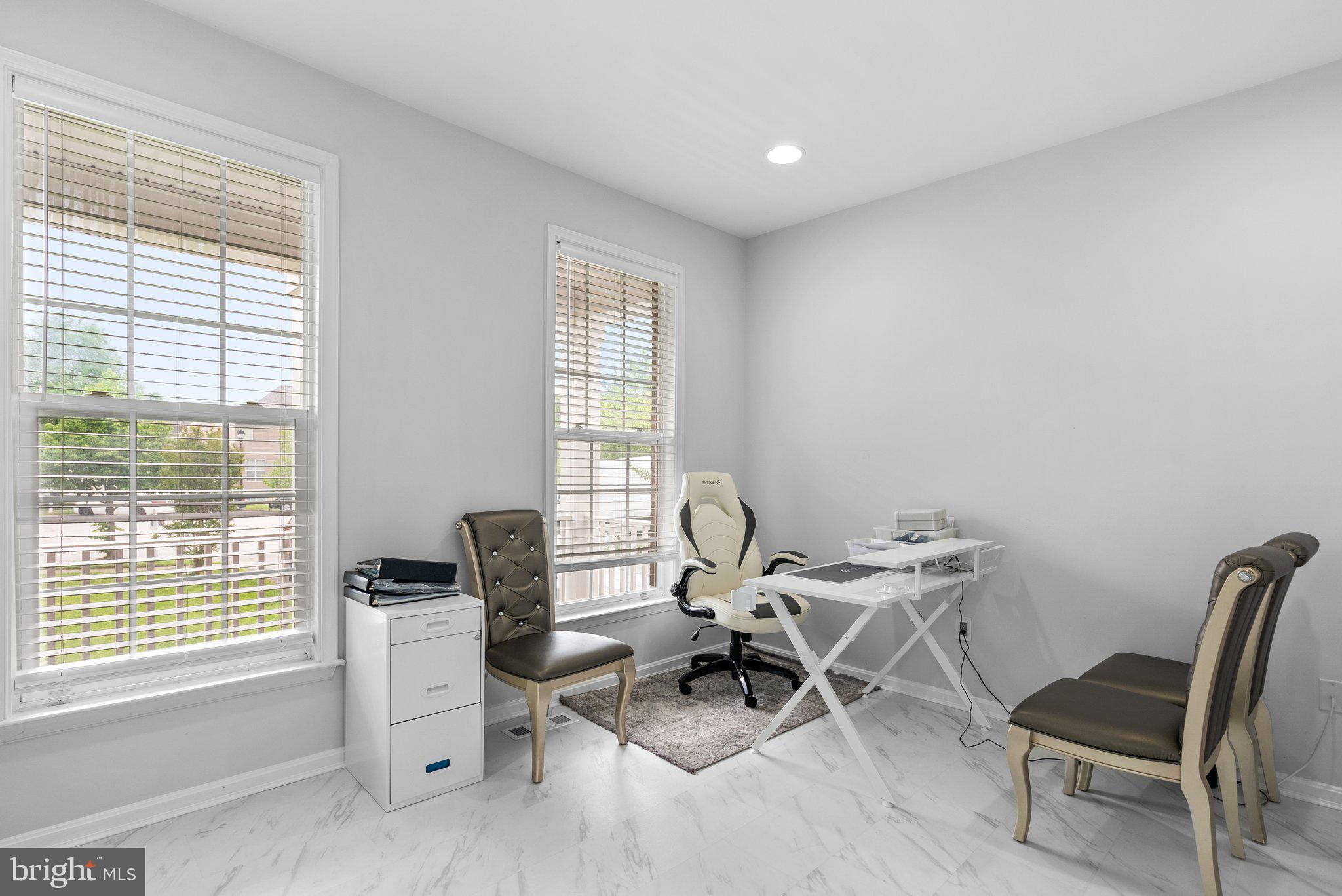 Real estate listing preview #8