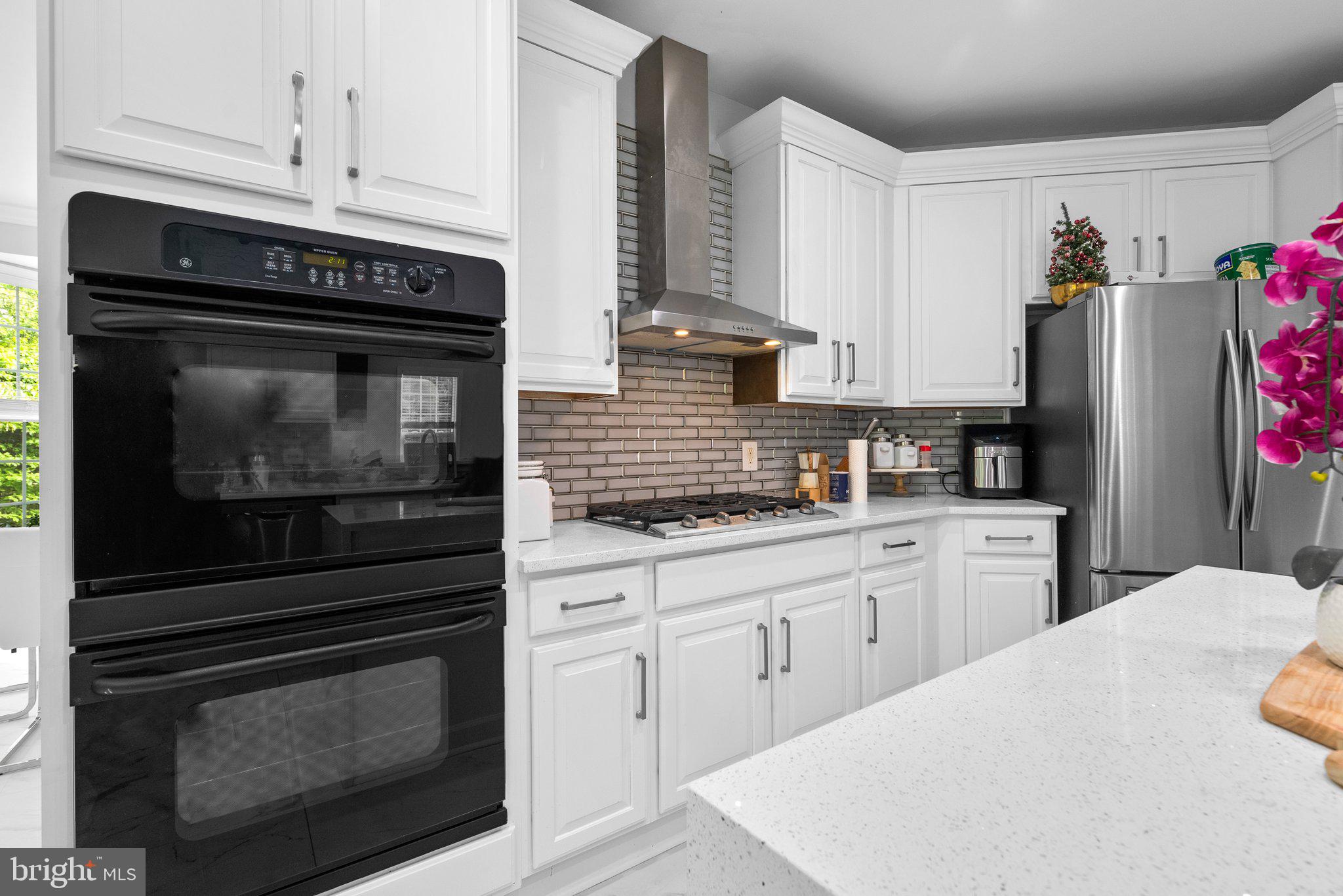 Real estate listing preview #14