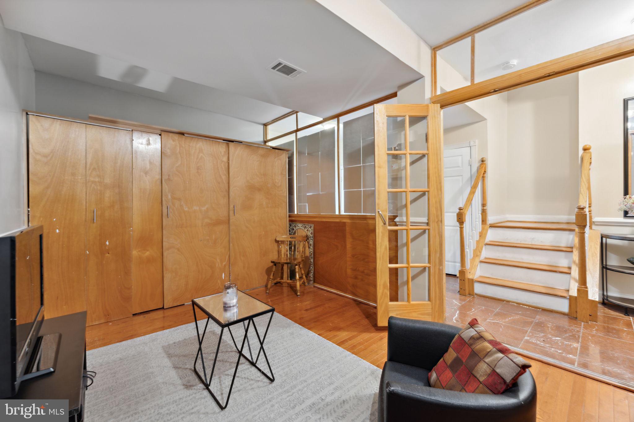 Real estate listing preview #8