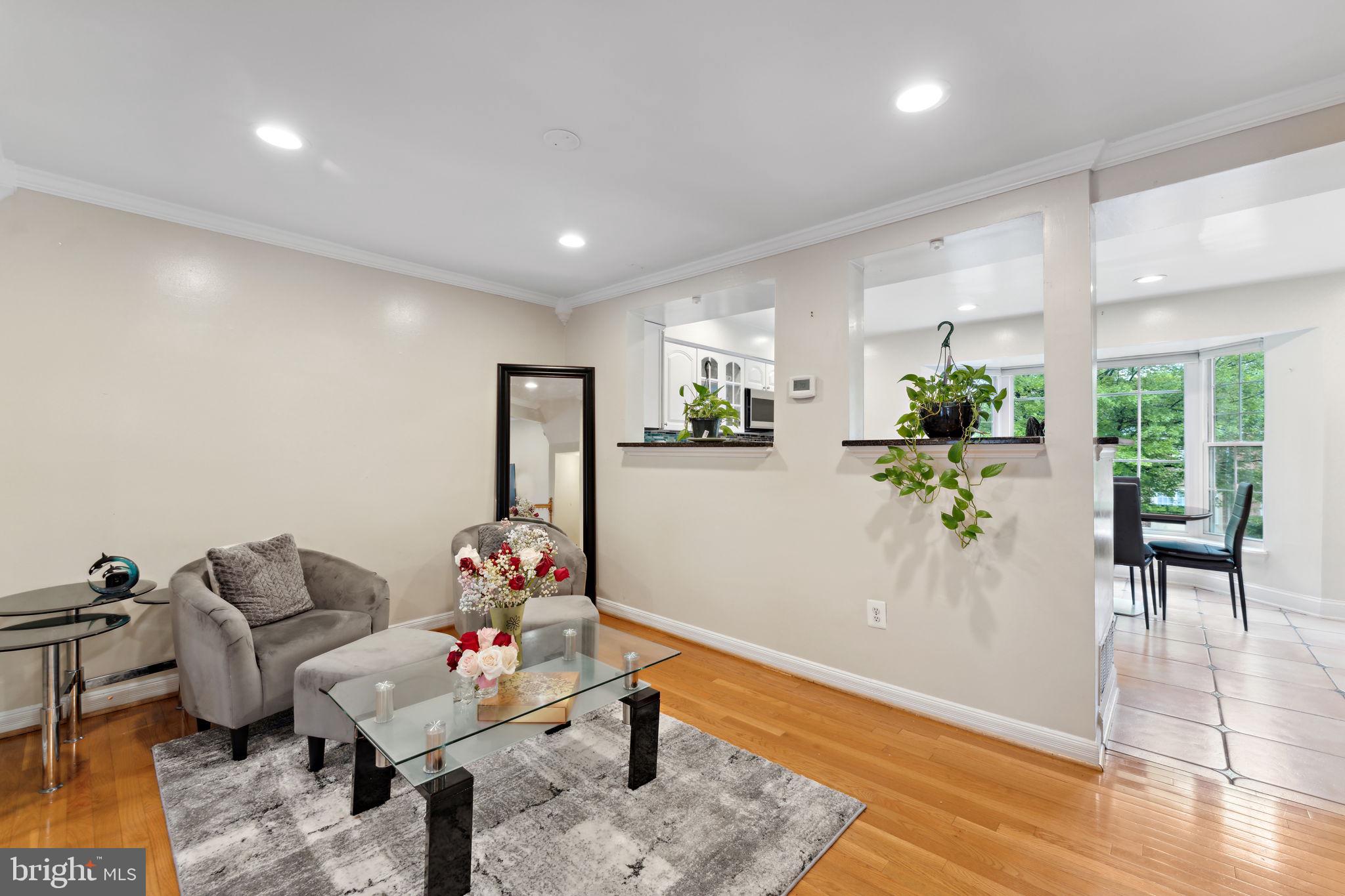 Real estate listing preview #16