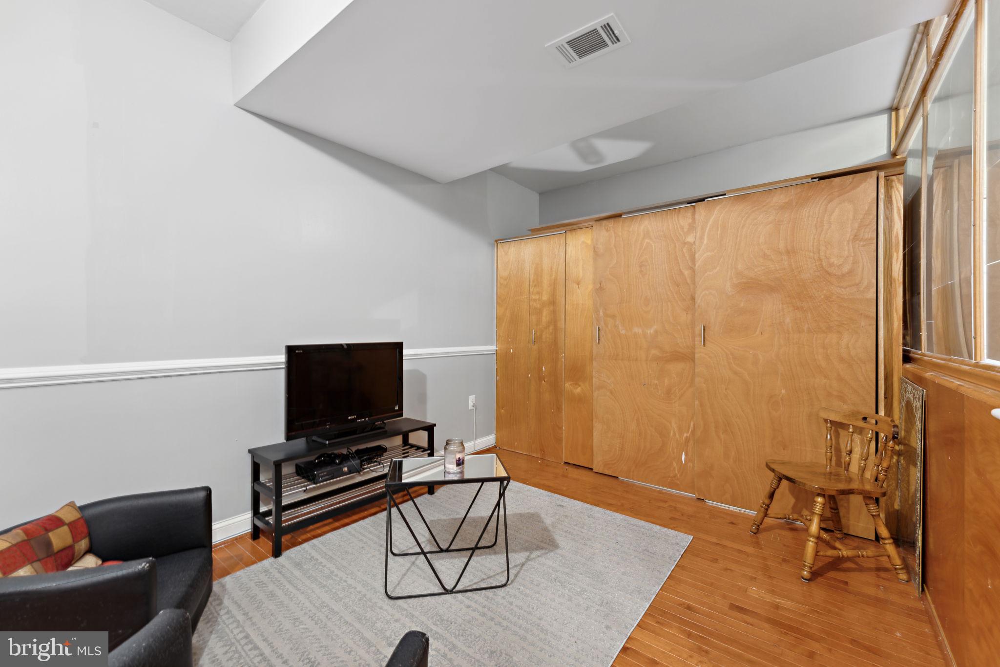 Real estate listing preview #7