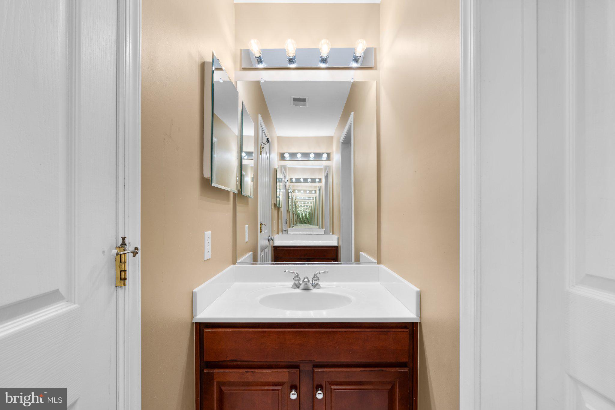 Real estate listing preview #28