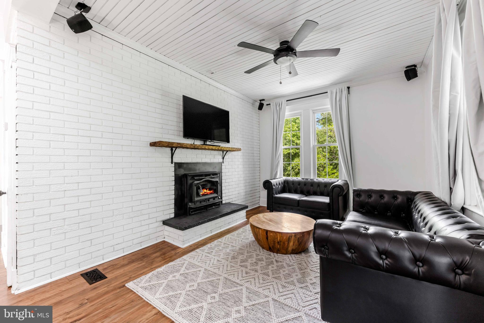 Real estate listing preview #11