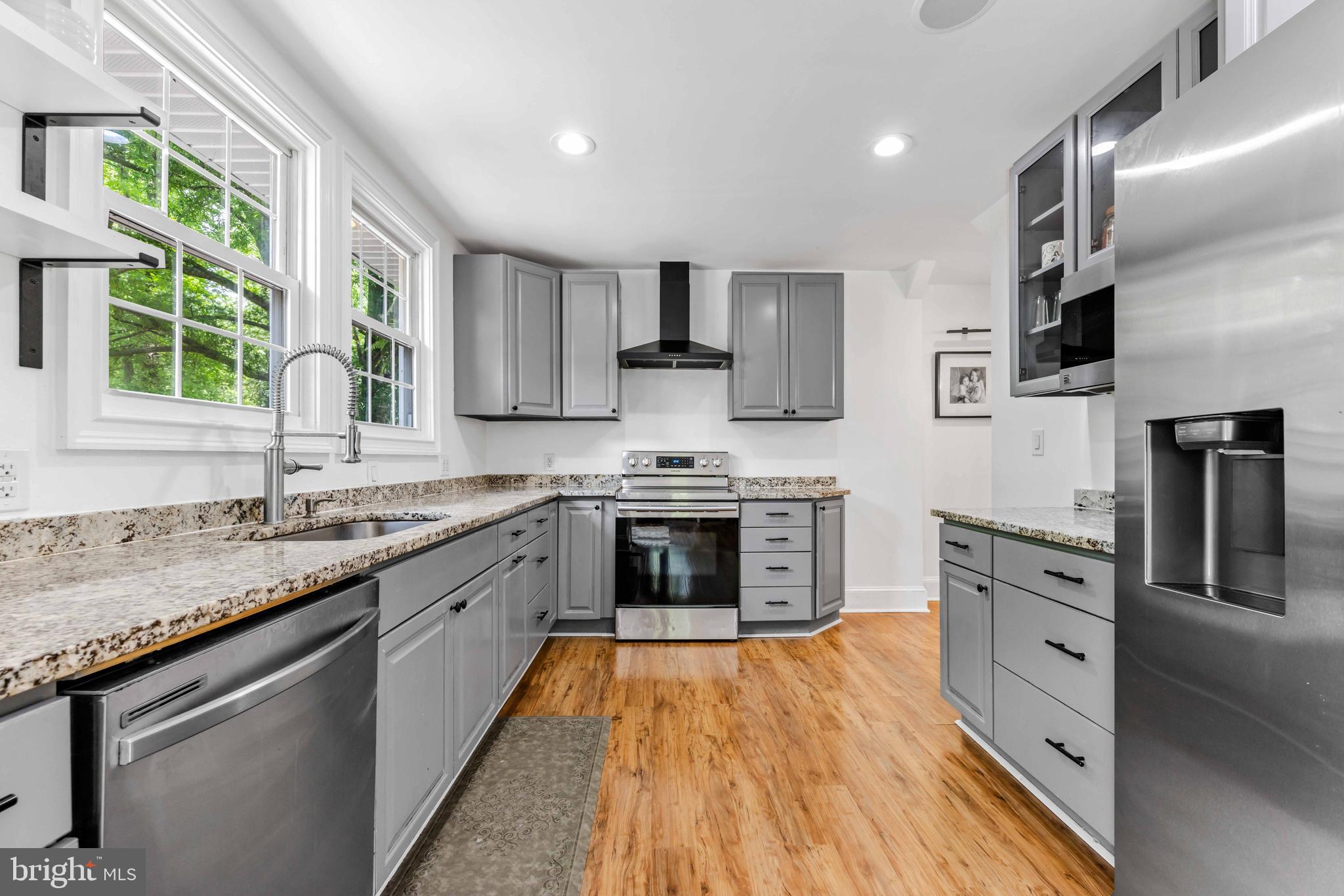 Real estate listing preview #32