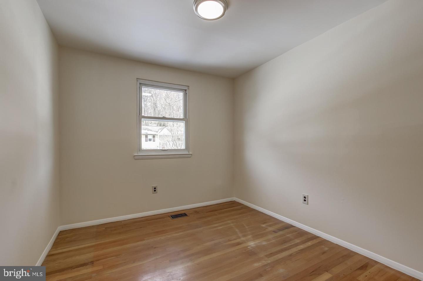 Real estate listing preview #29