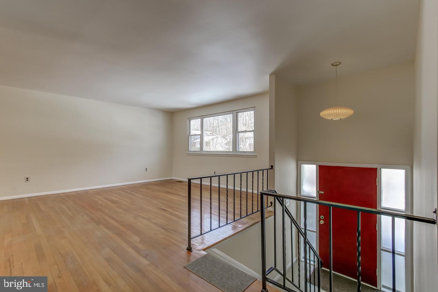 Real estate listing preview #5