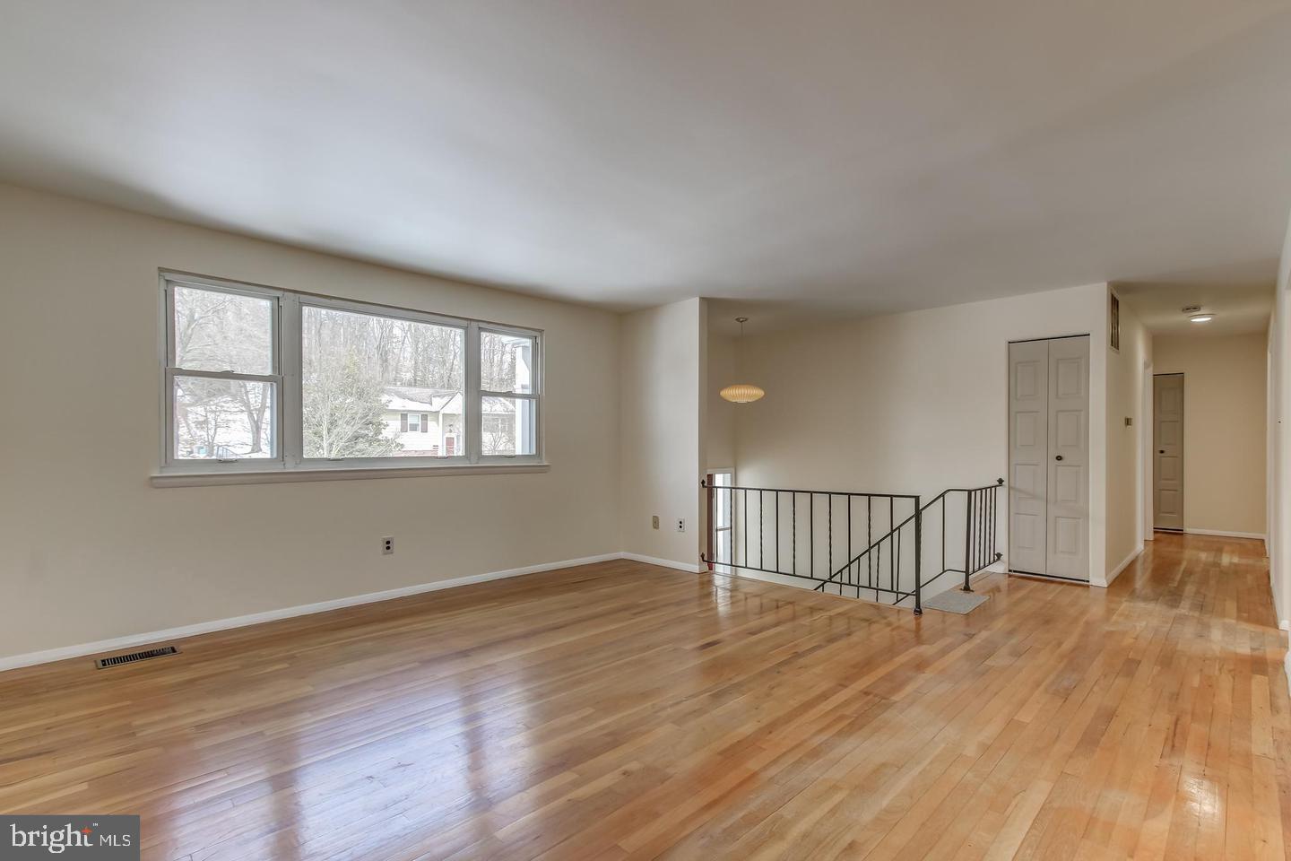 Real estate listing preview #9