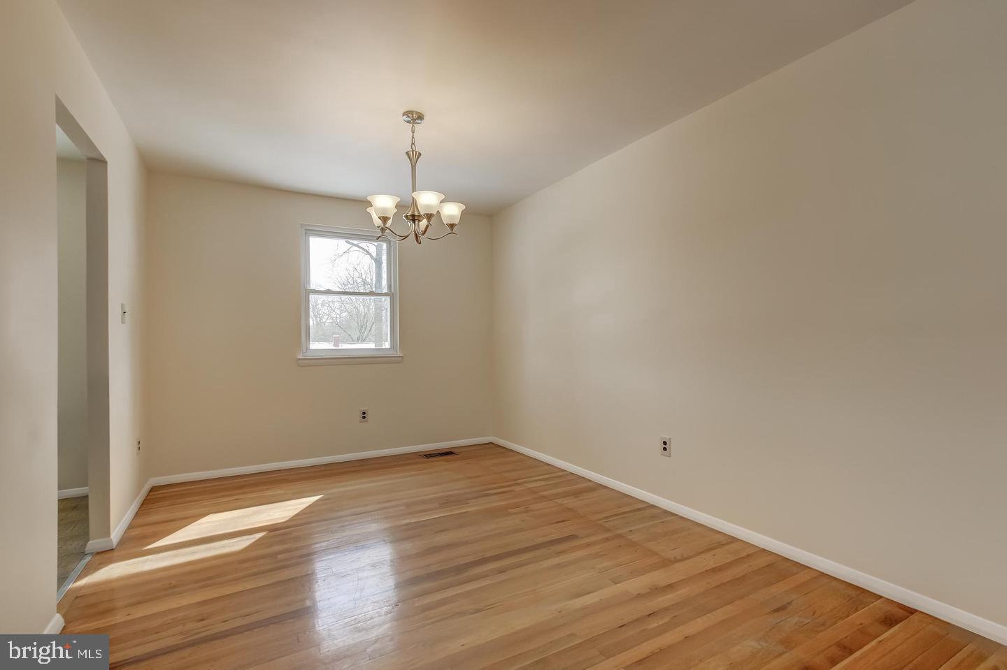 Real estate listing preview #11