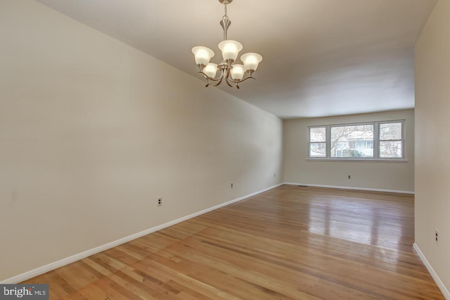 Real estate listing preview #12