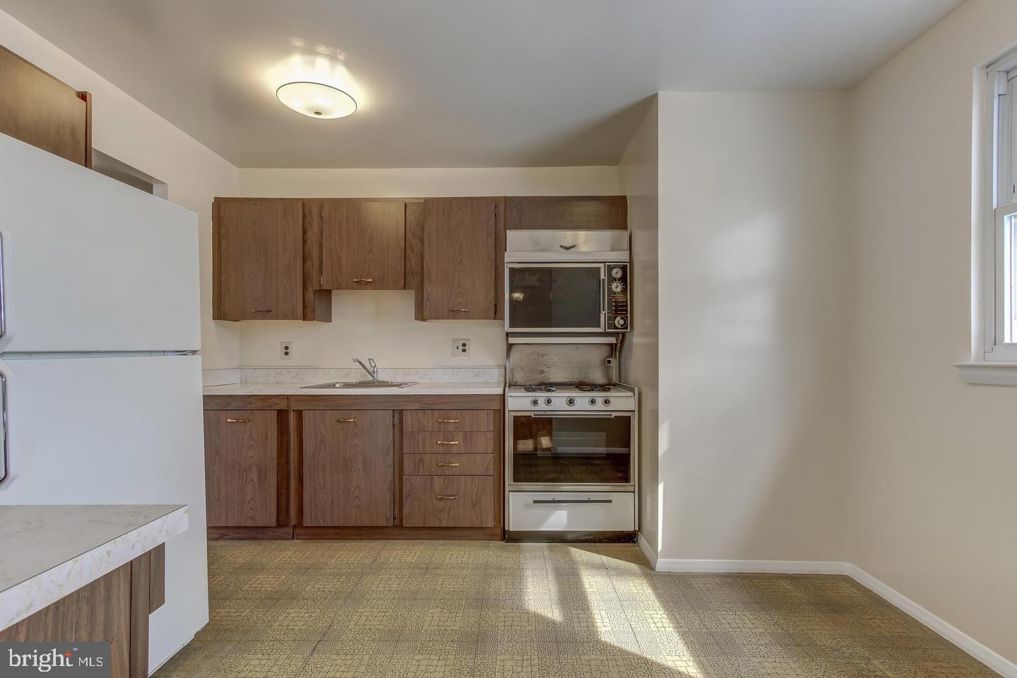 Real estate listing preview #14