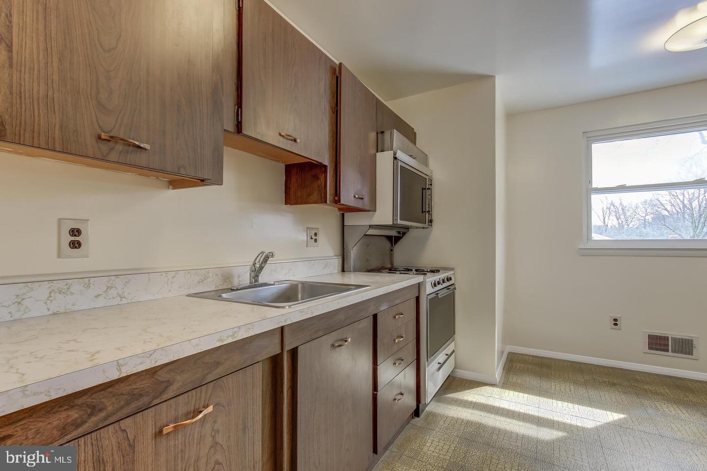 Real estate listing preview #20