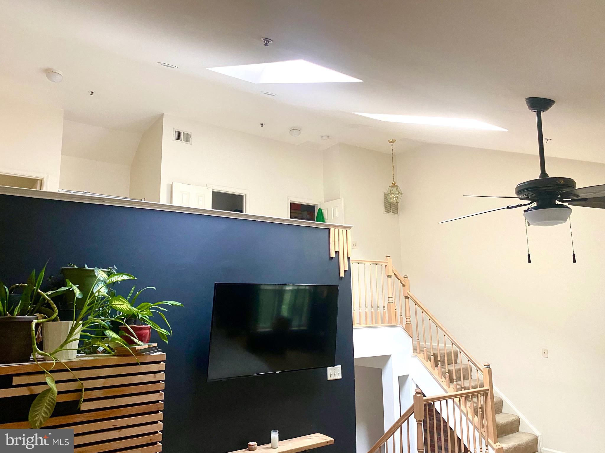 Real estate listing preview #17