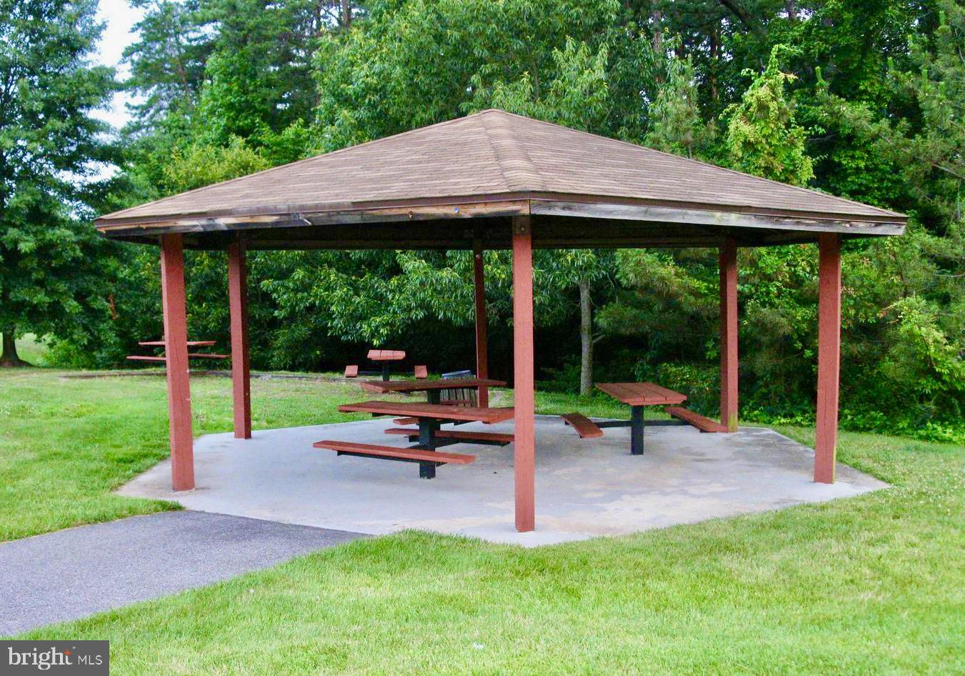 Real estate listing preview #24