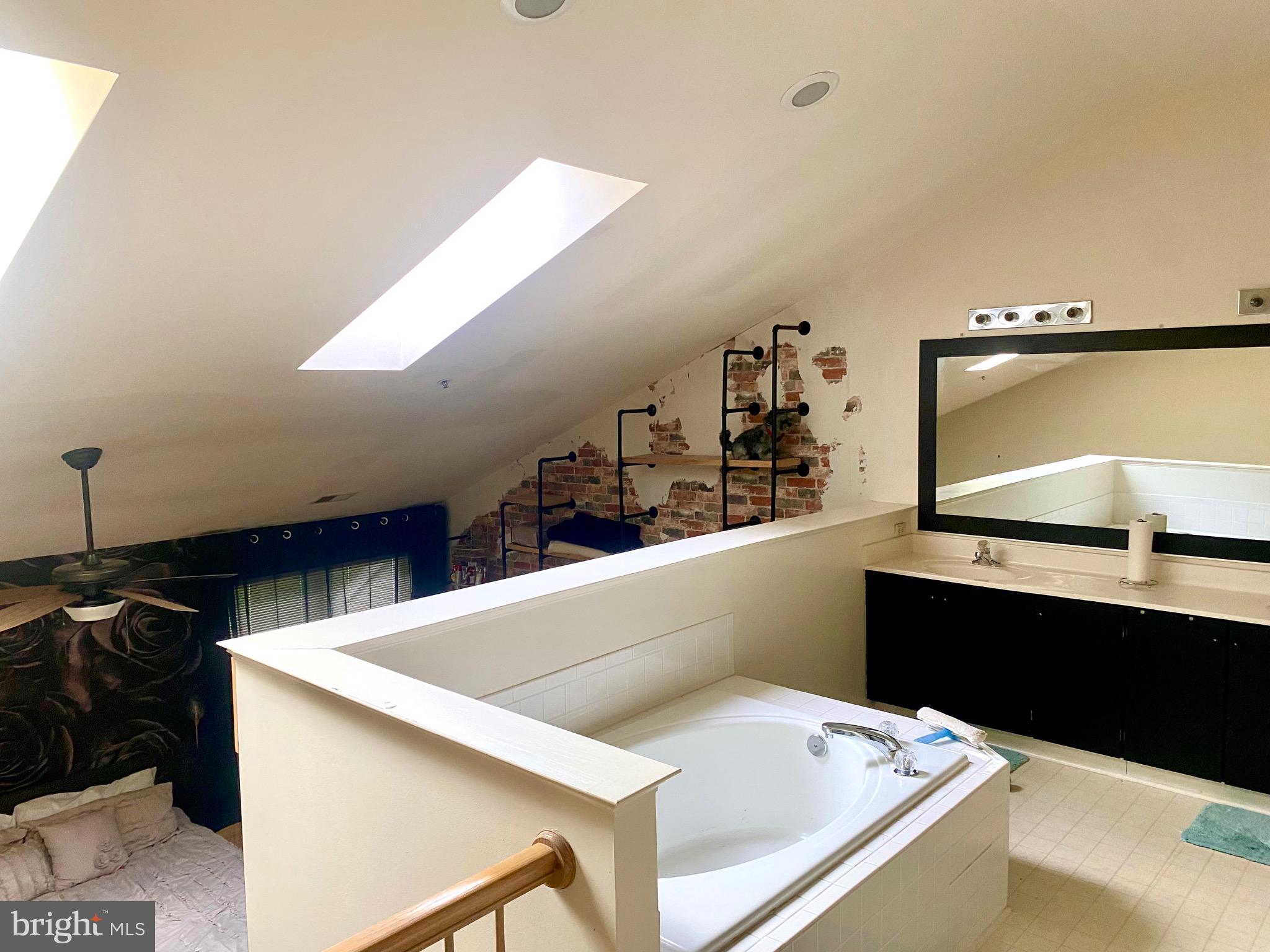 Real estate listing preview #18