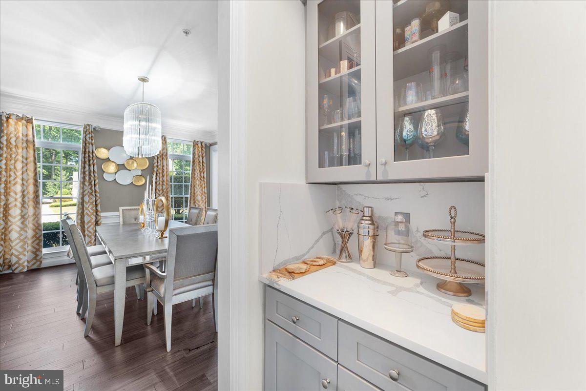 Real estate listing preview #9