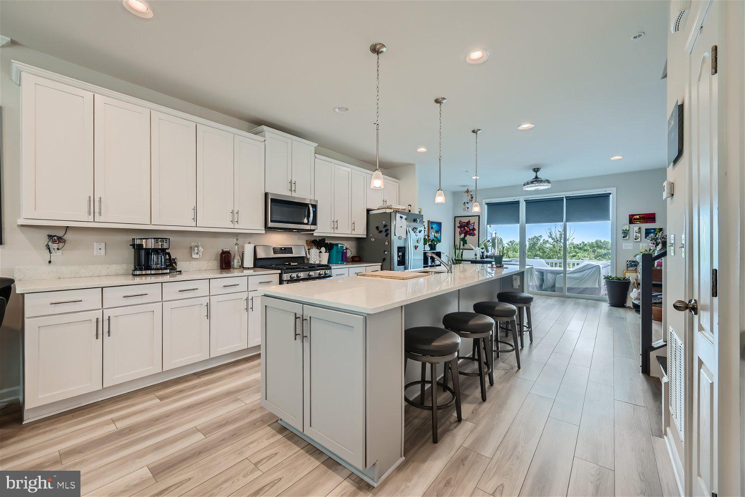 Real estate listing preview #6