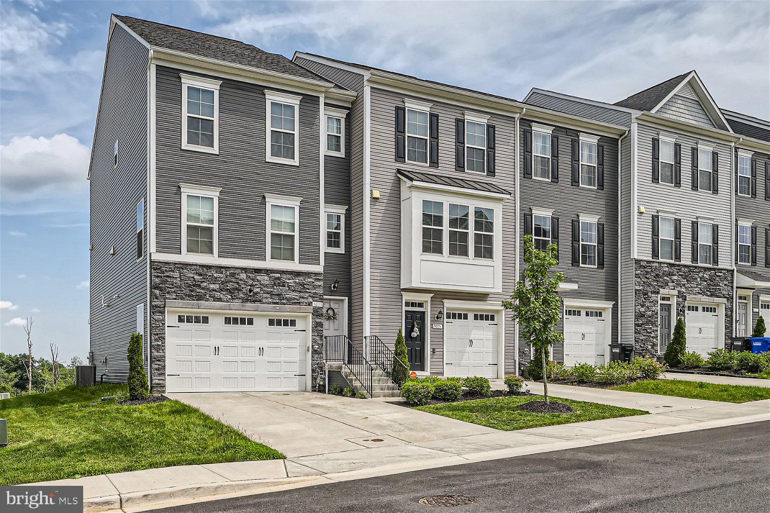 Real estate listing preview #2