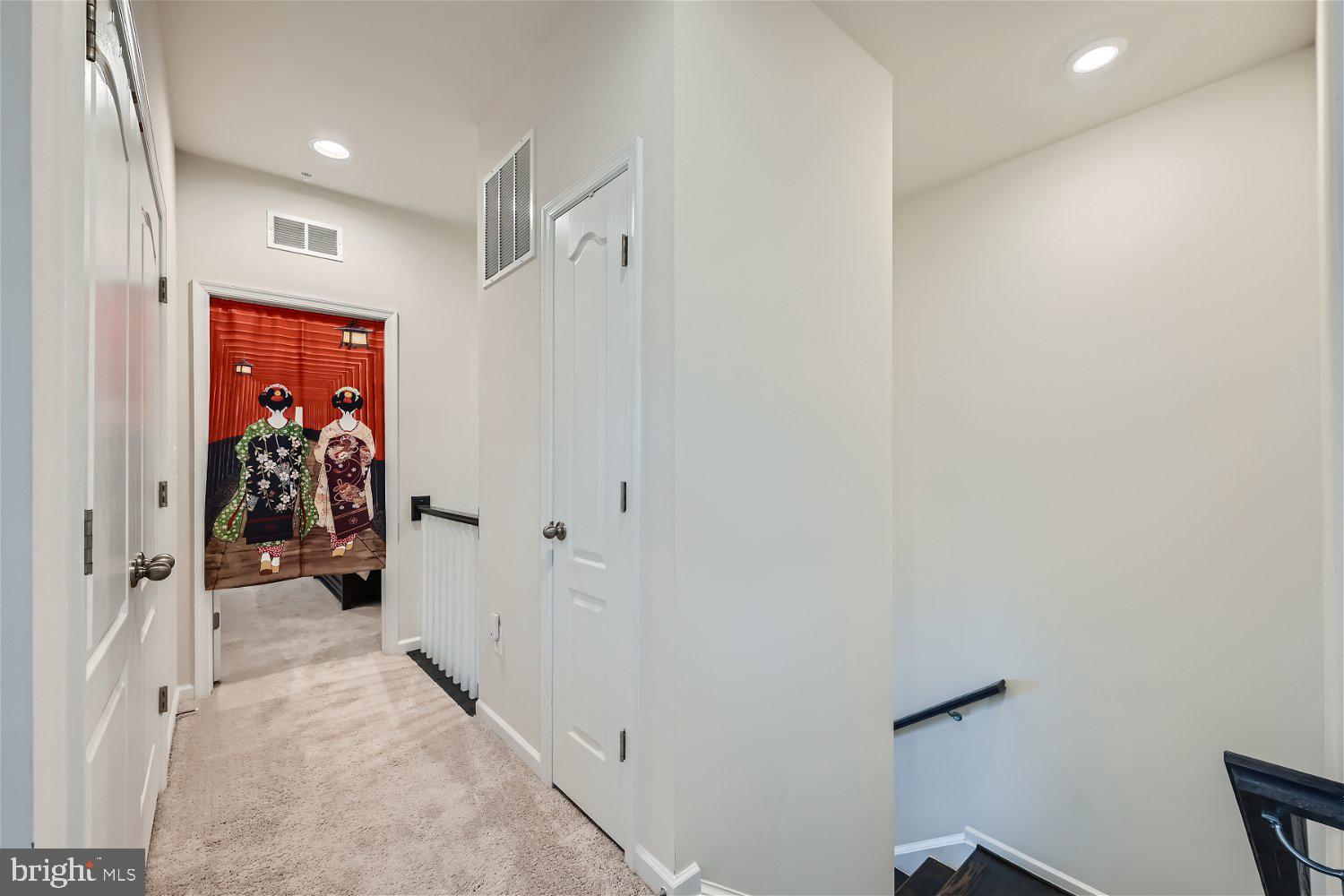 Real estate listing preview #18