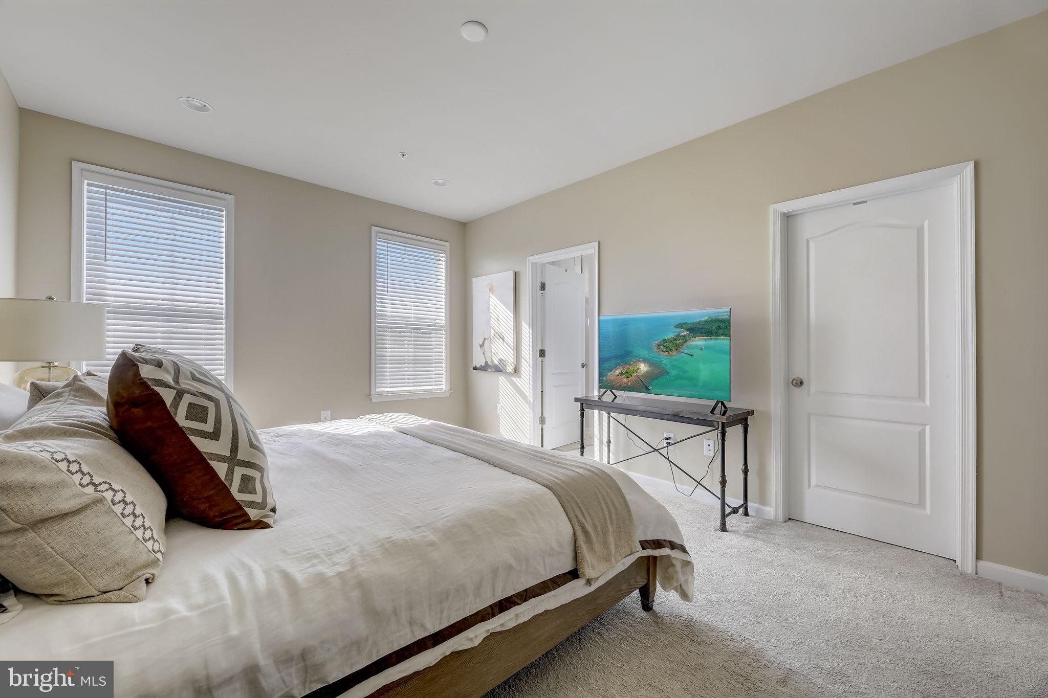 Real estate listing preview #24