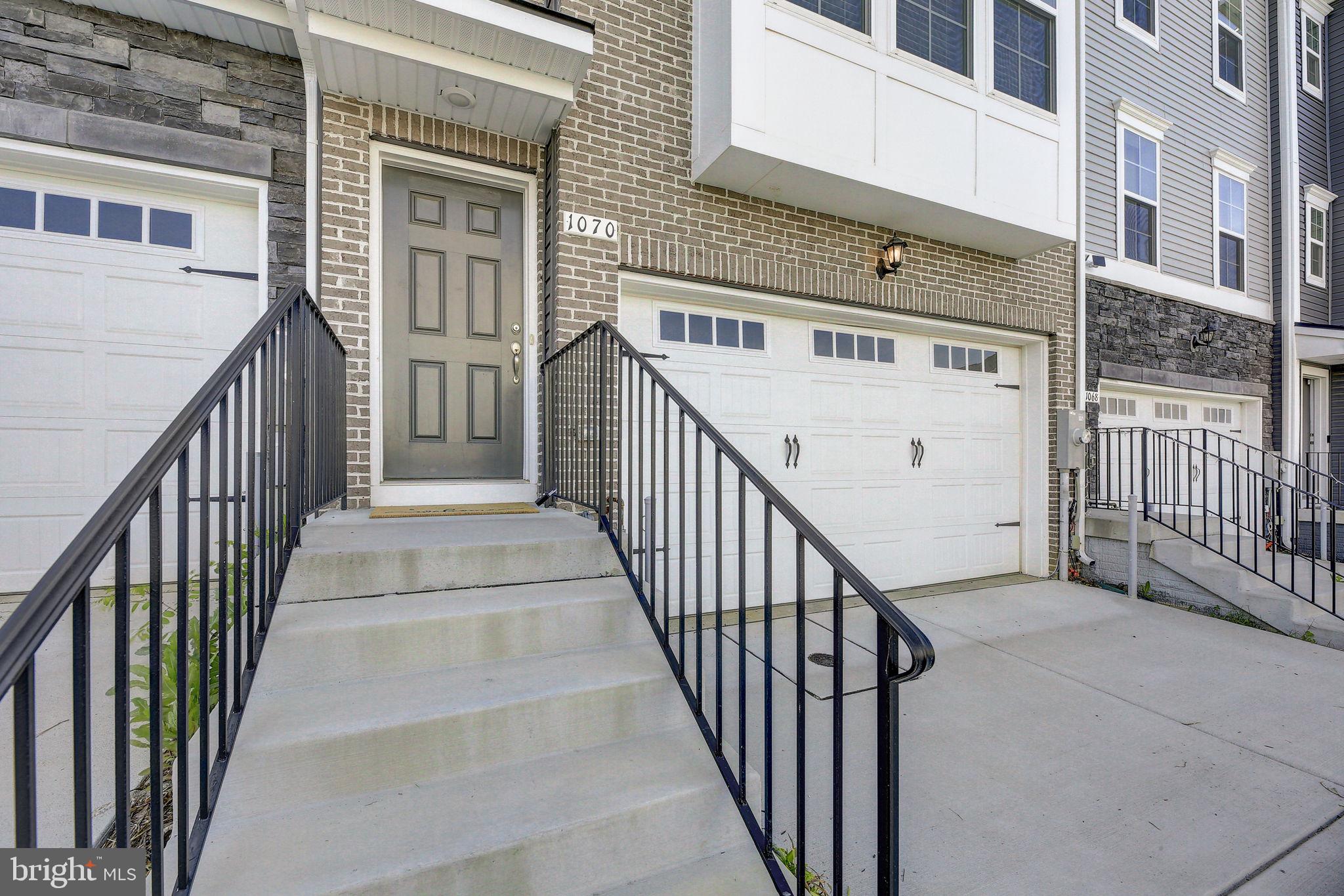 Real estate listing preview #3