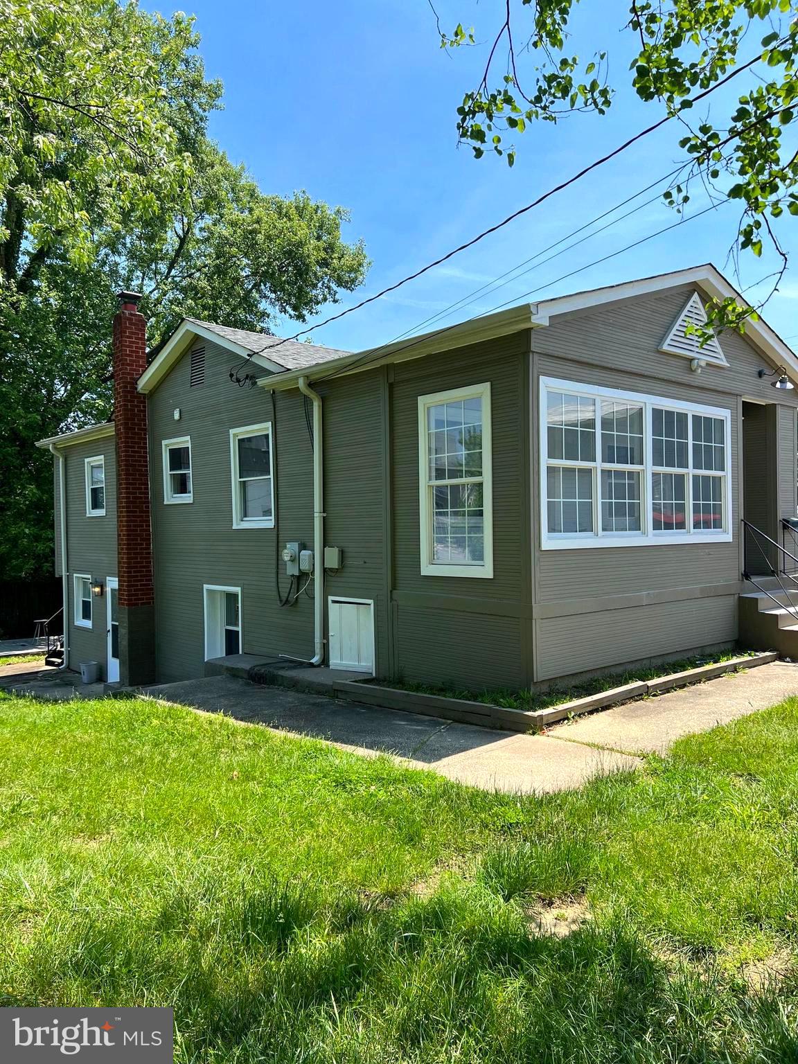 Real estate listing preview #3