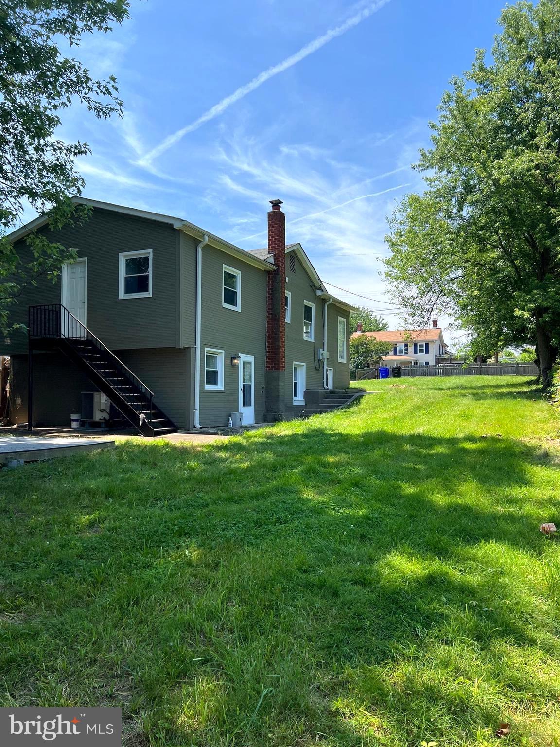 Real estate listing preview #8