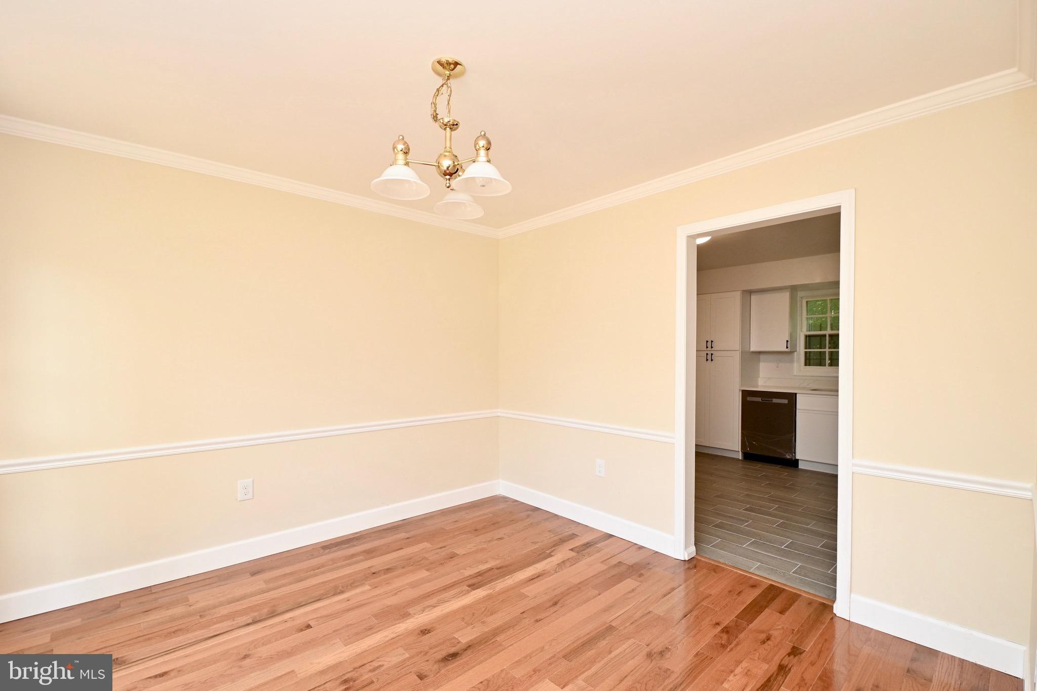 Real estate listing preview #9