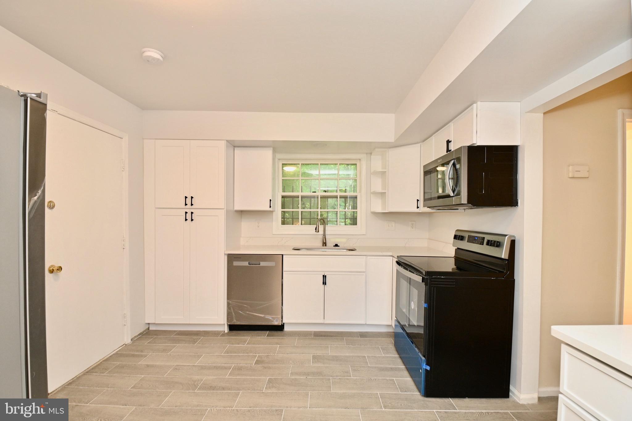 Real estate listing preview #11