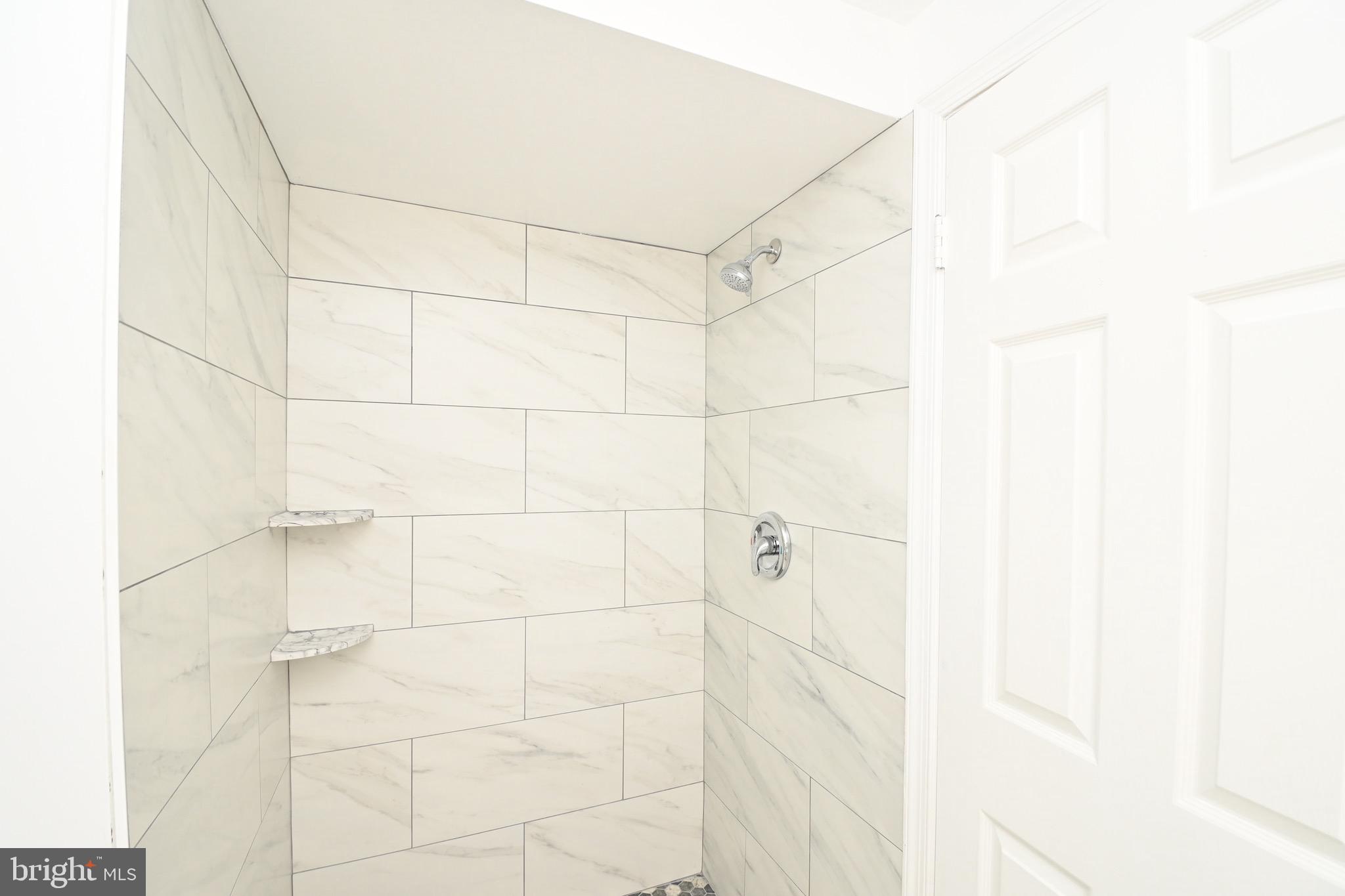 Real estate listing preview #32