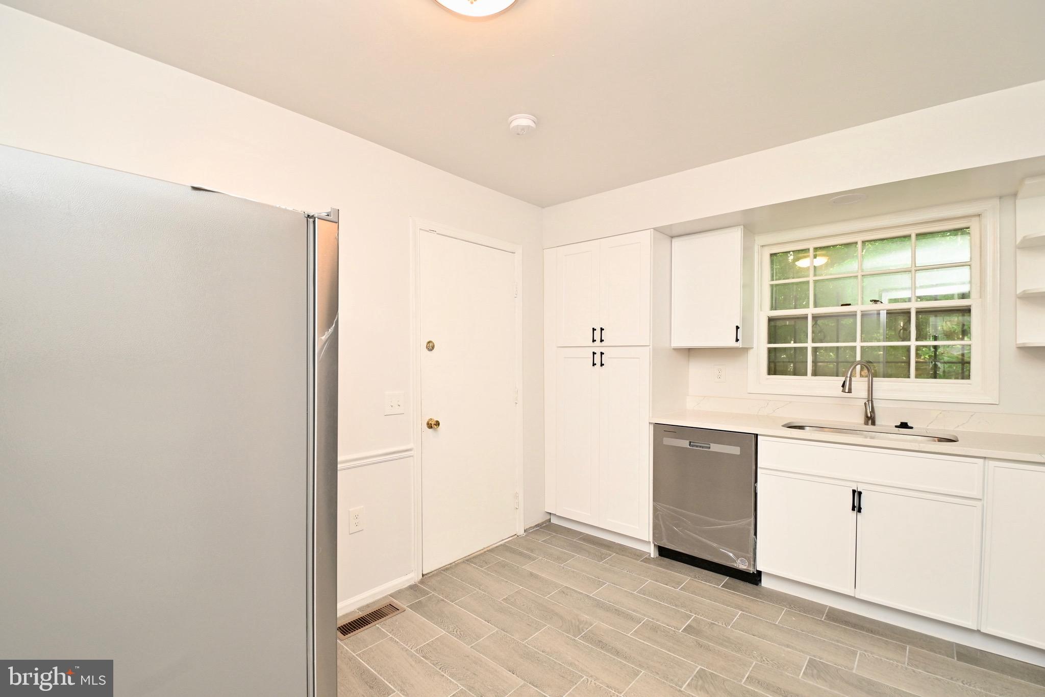 Real estate listing preview #12