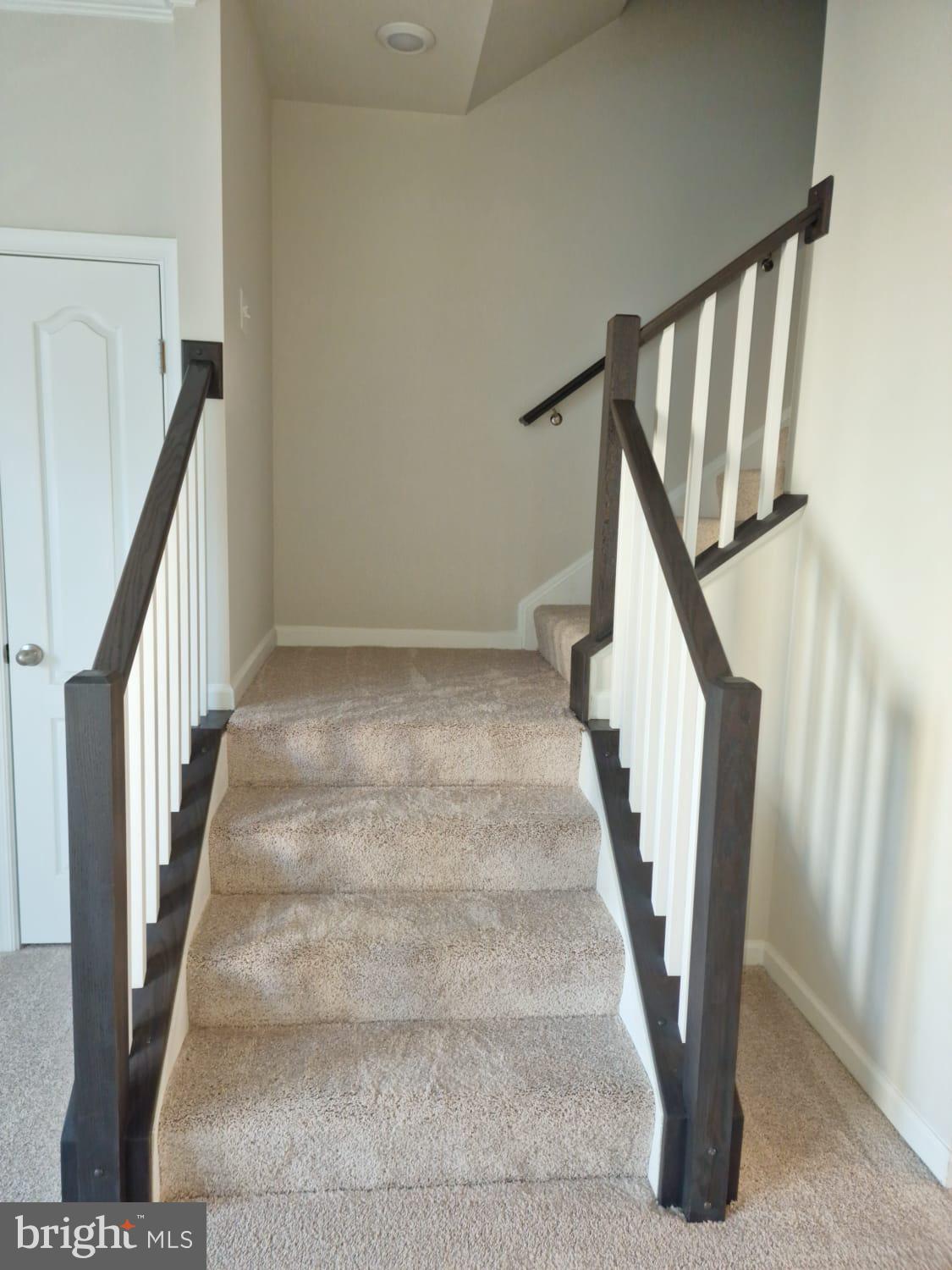 Real estate listing preview #8