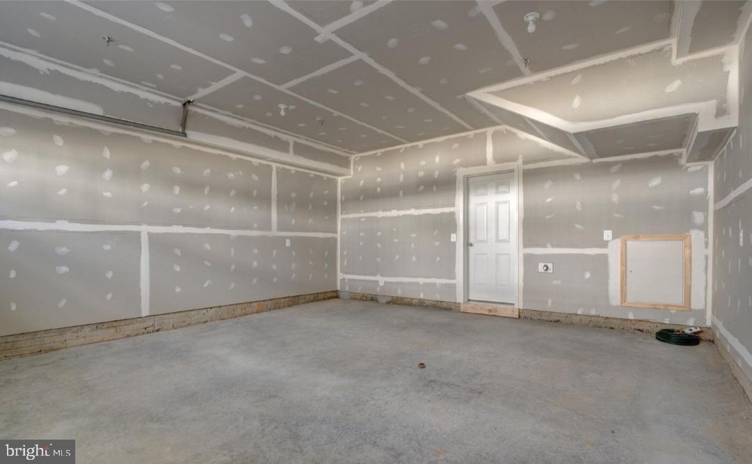 Real estate listing preview #6