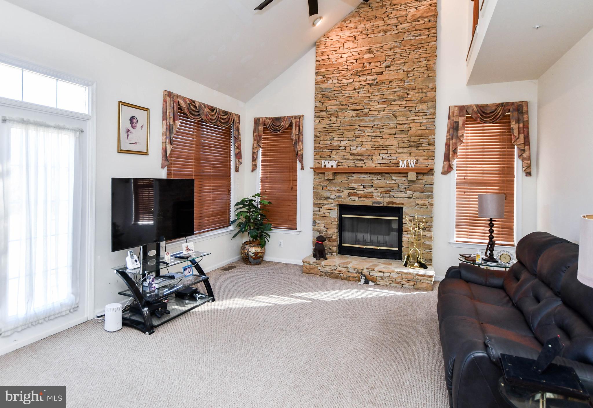 Real estate listing preview #12