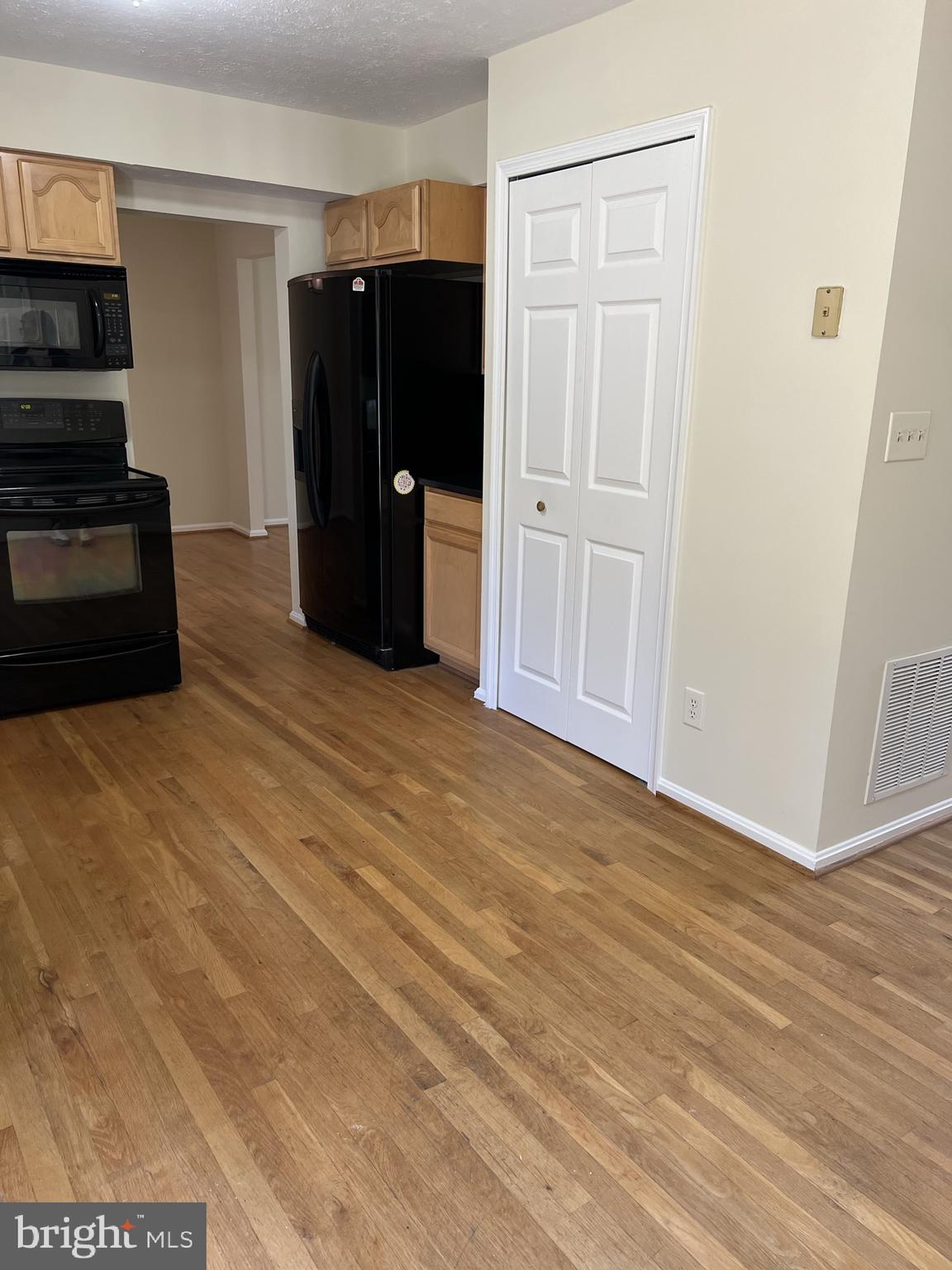 Real estate listing preview #13