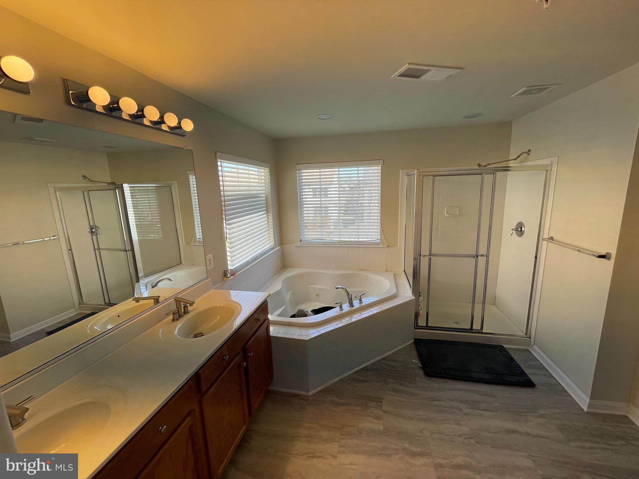 Real estate listing preview #16