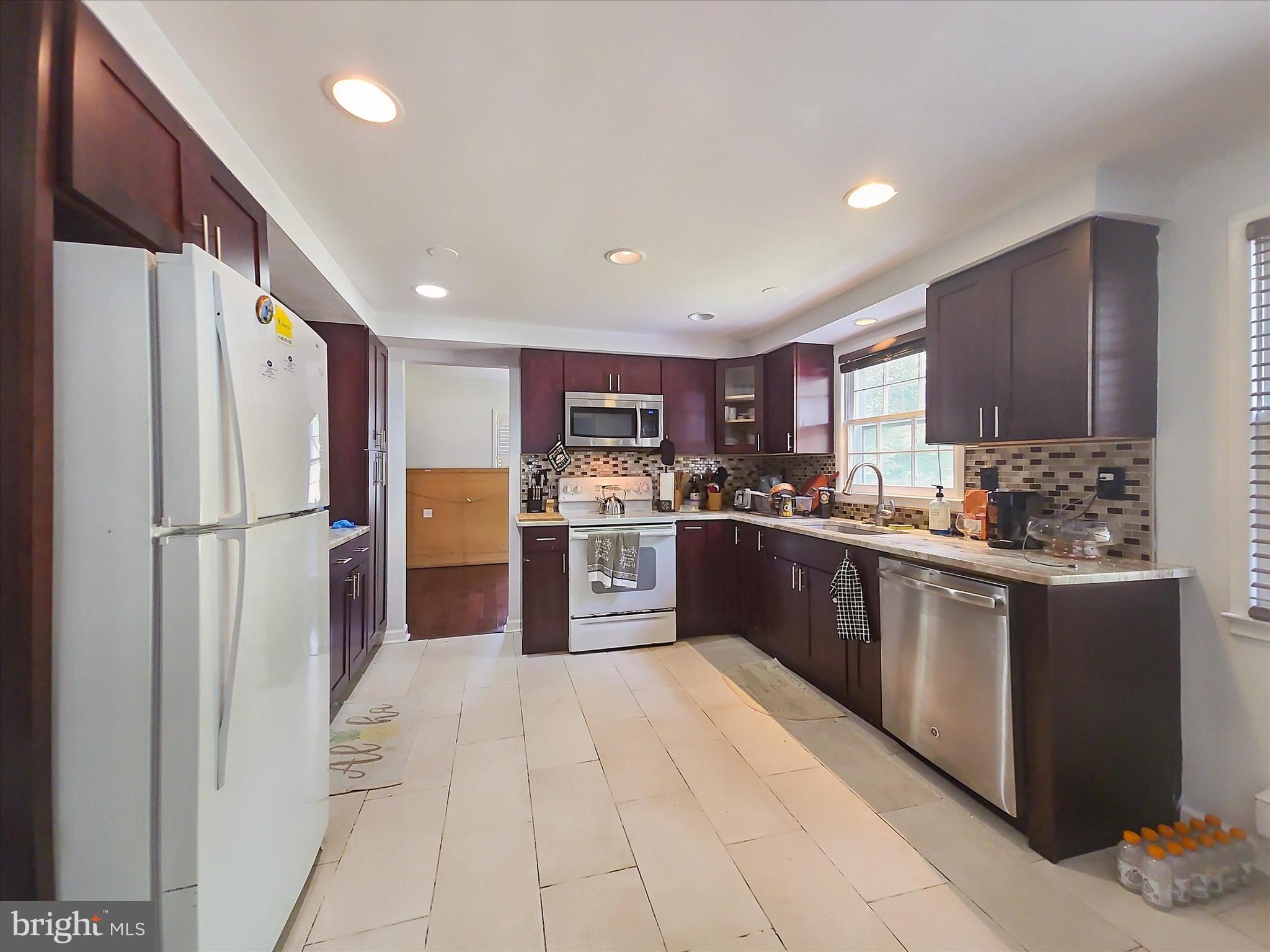 Real estate listing preview #2