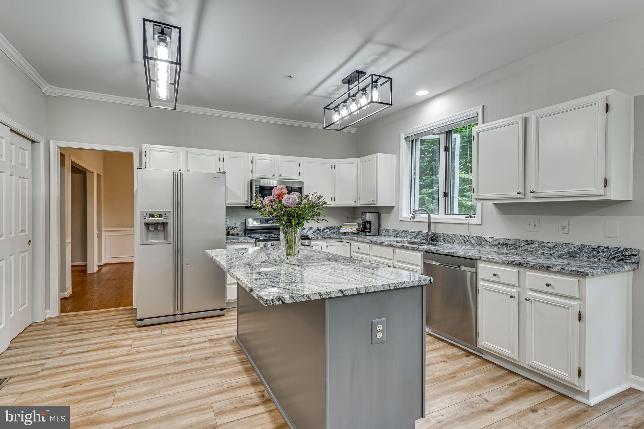 Real estate listing preview #8