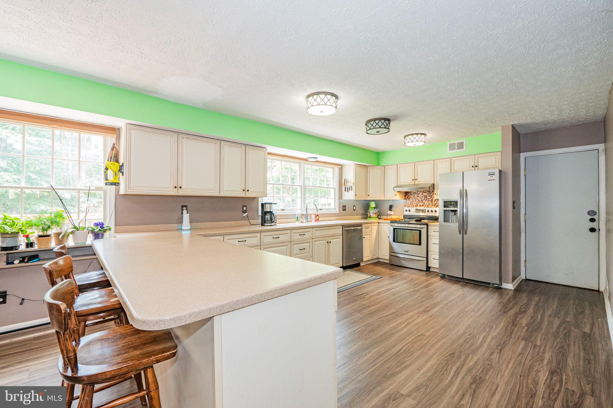 Real estate listing preview #12