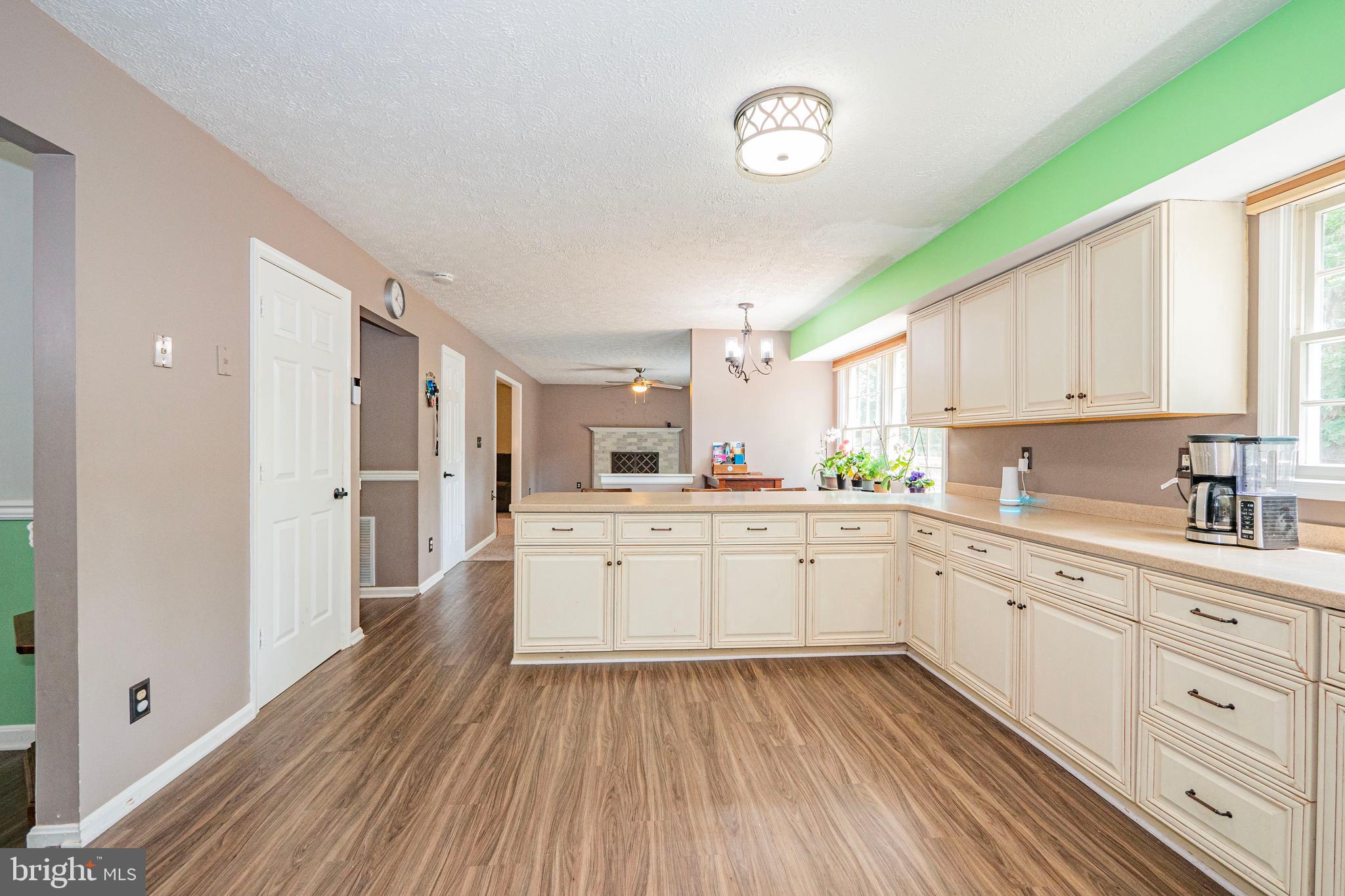 Real estate listing preview #11