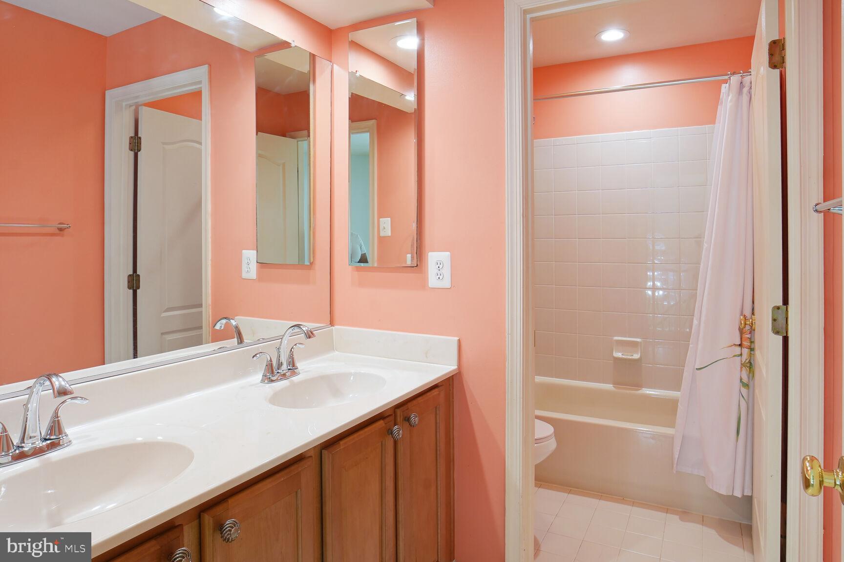 Real estate listing preview #25