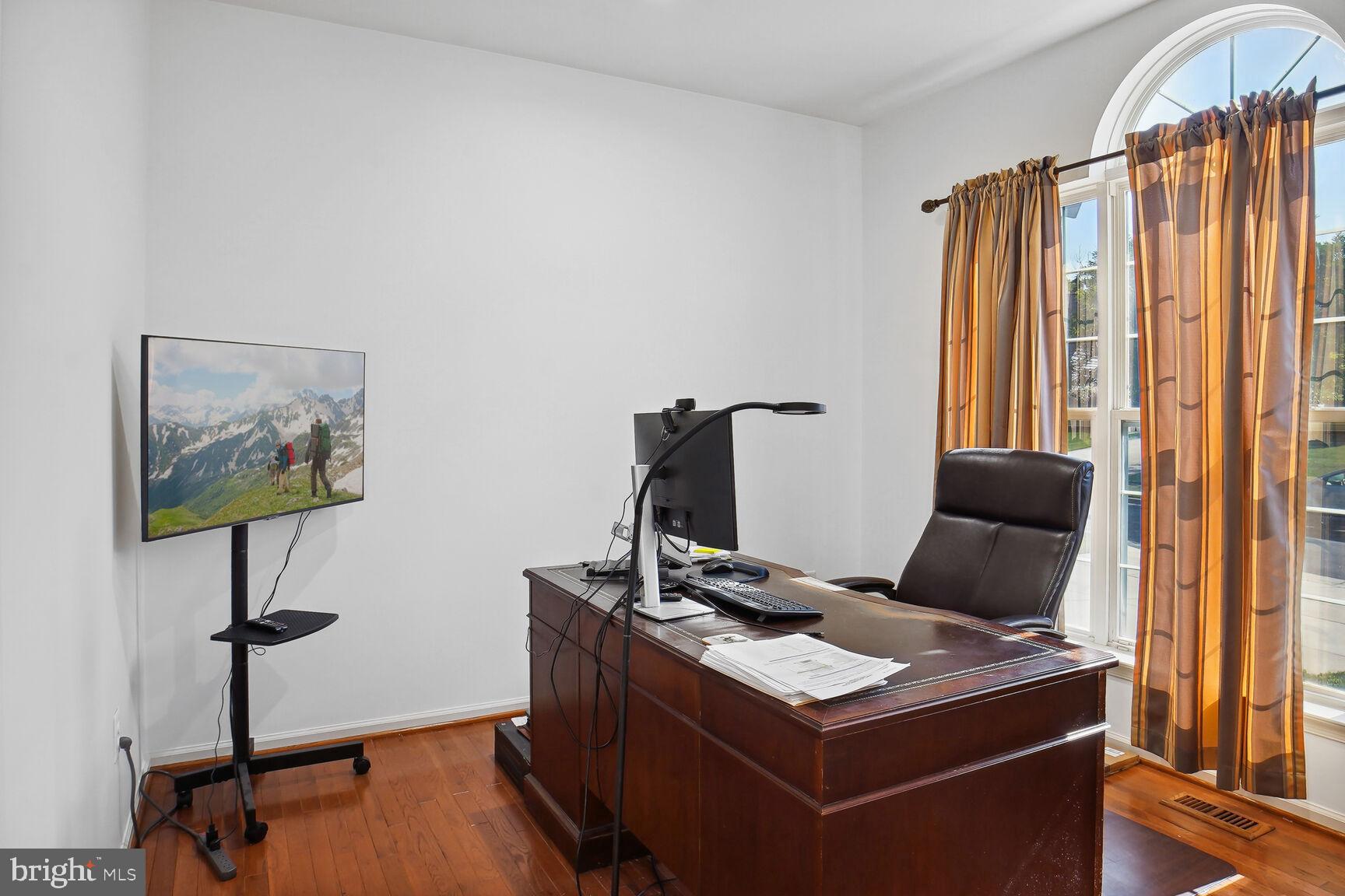 Real estate listing preview #11