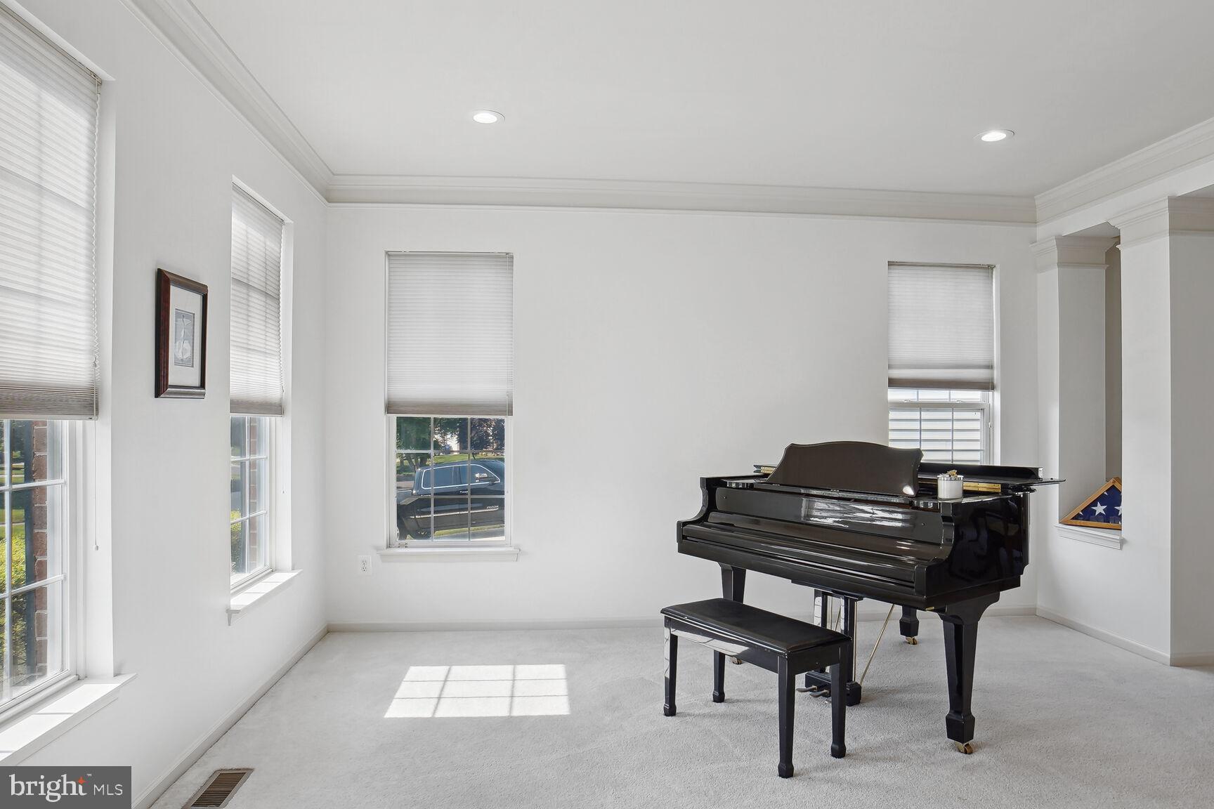 Real estate listing preview #4