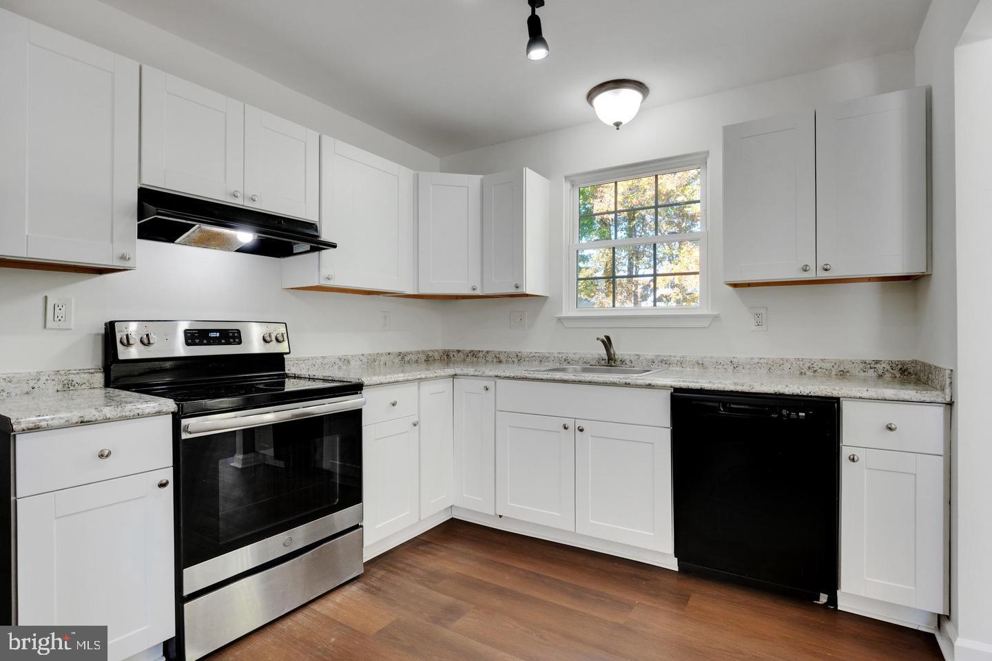 Real estate listing preview #5