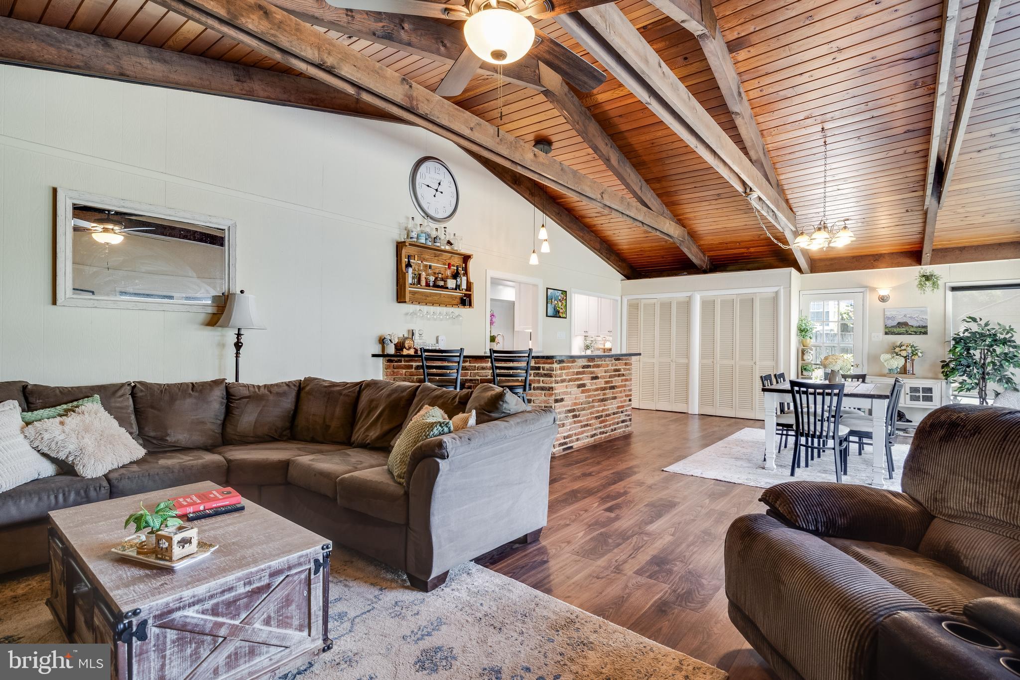 Real estate listing preview #8